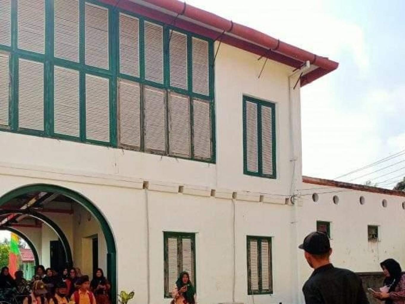 JELAJAH TANGSI BELANDA