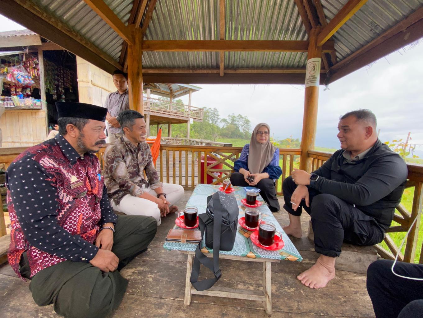 Menyaksikan Keindahan Alam 
