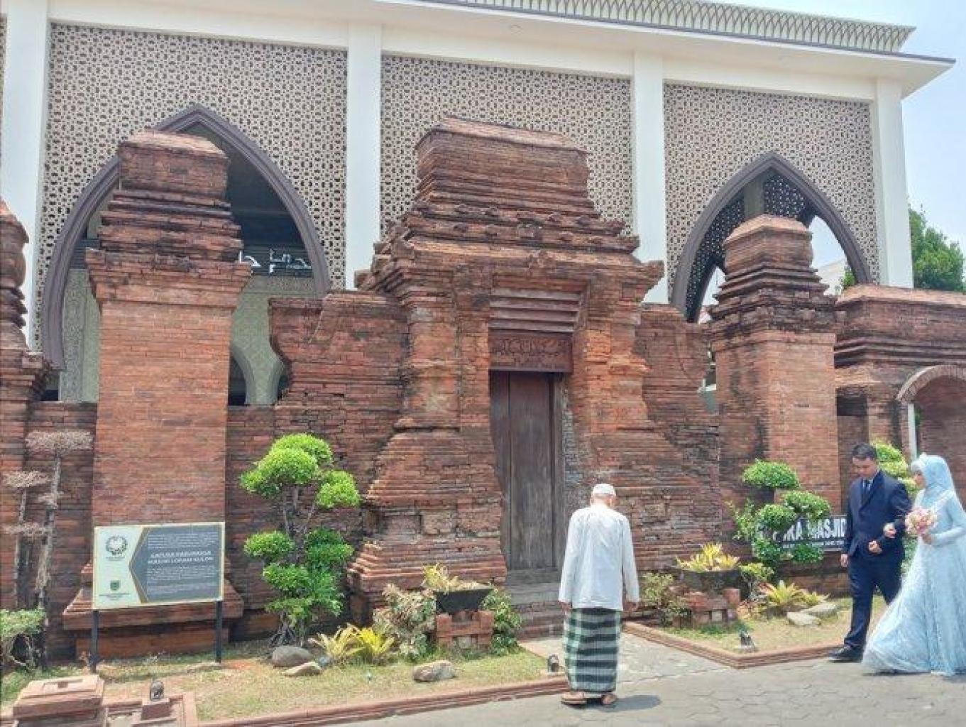 TRADISI NGATEN MUBENG