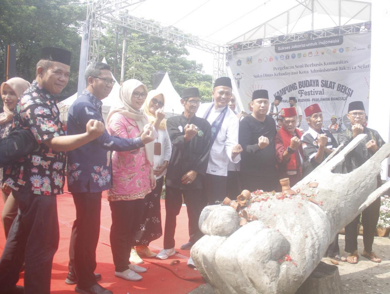 Kasudinbud Jakarta Selatan Resmikan Tugu Beksi Di Festival Kampung Budaya Silat Beksi 2023