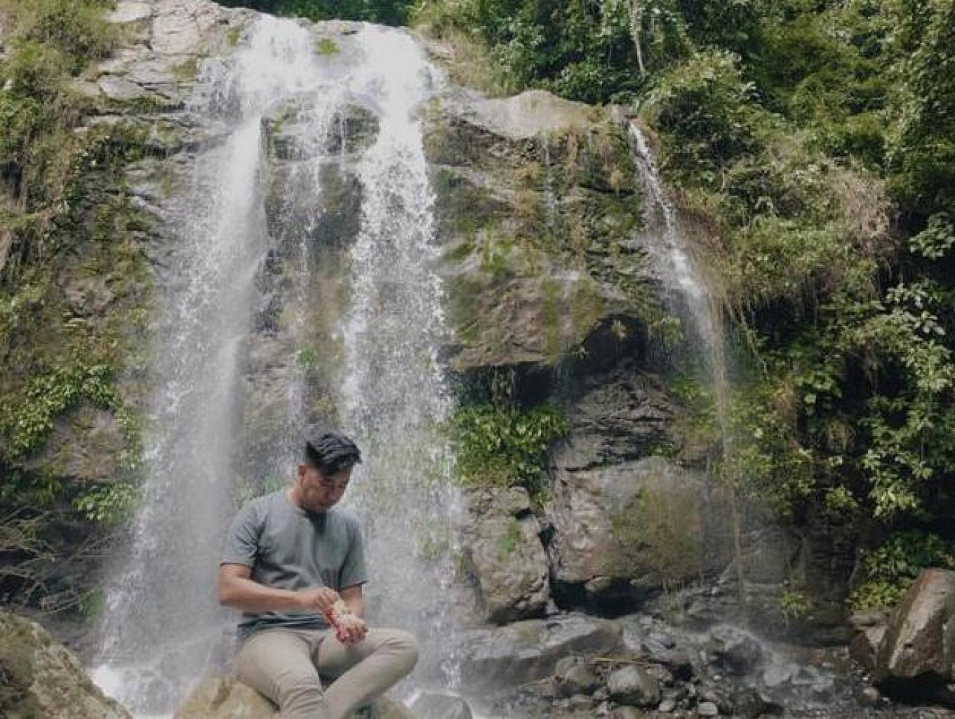 Wisata Air Terjun Batu Murue