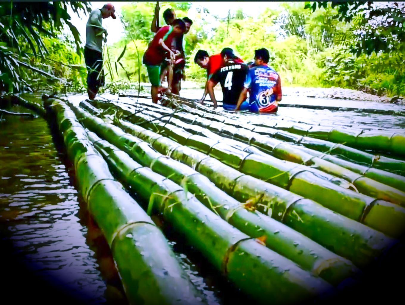 Paket Wisata Membuat Rakit Bambu dan Susur Sungai Madi