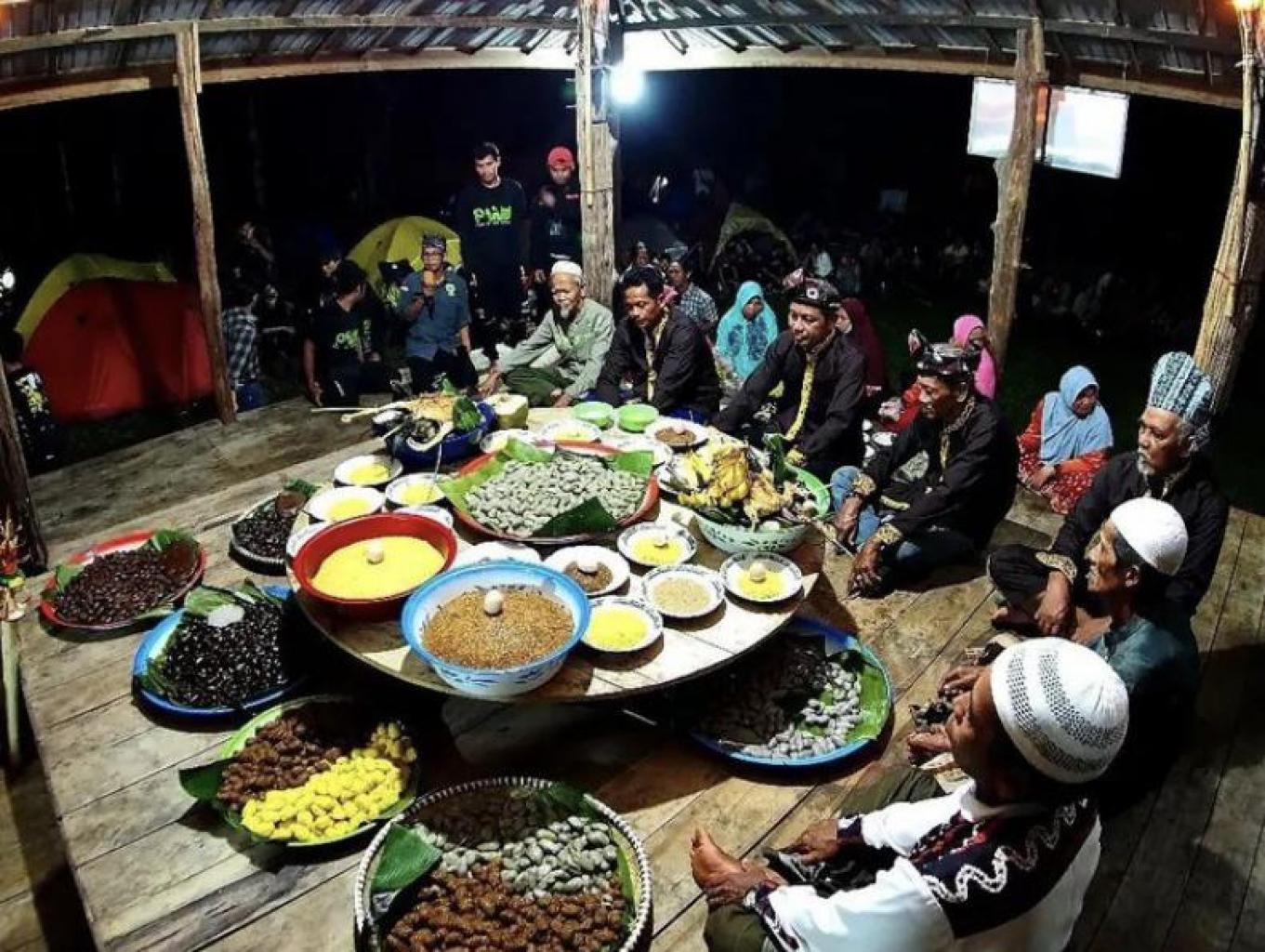 Seserahan Hutan Paau