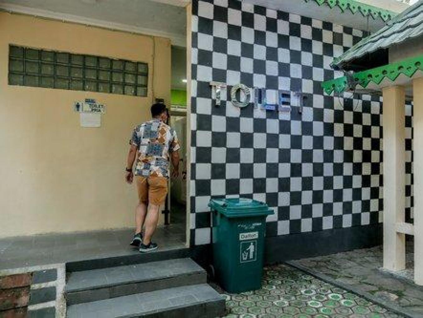 toilet