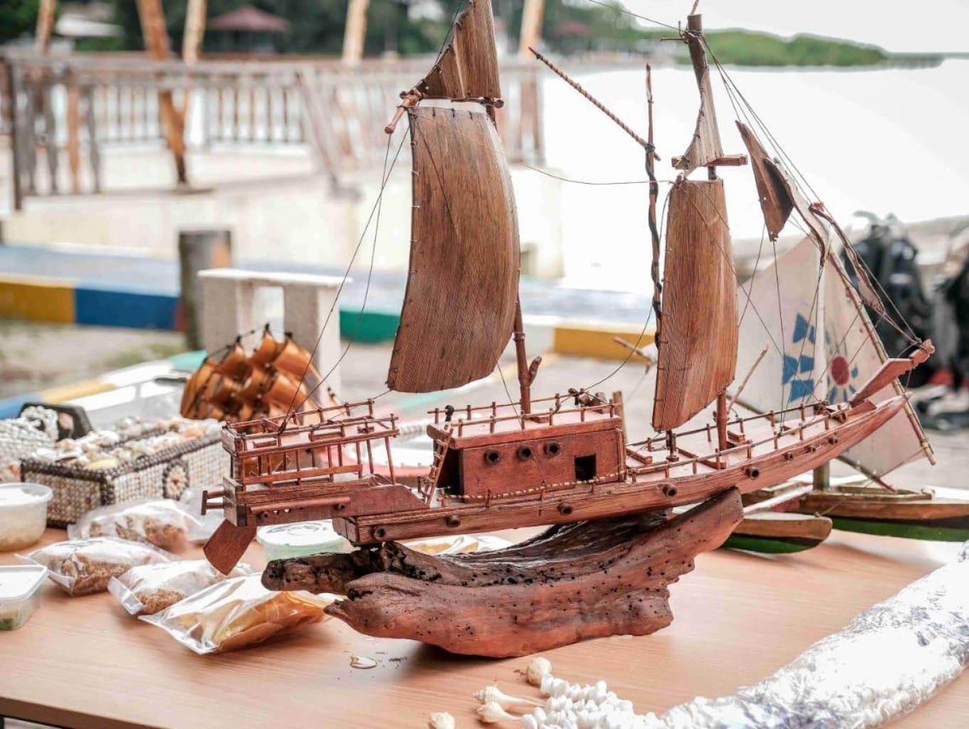 SOUVERNIR KAPAL