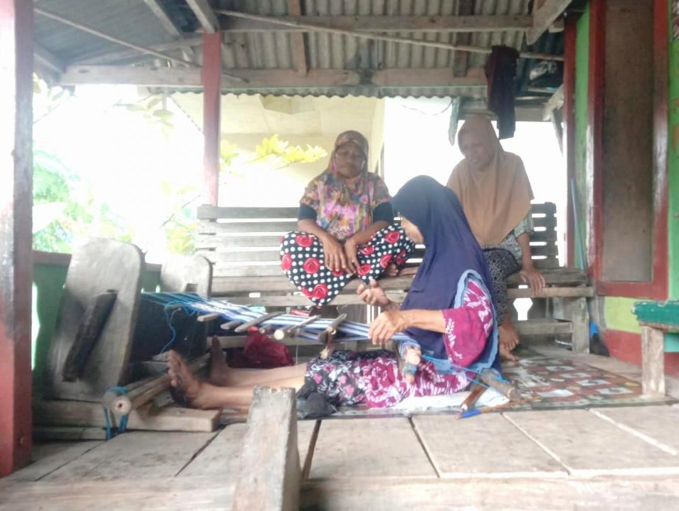 Proses Pembuatan Kain Tenun