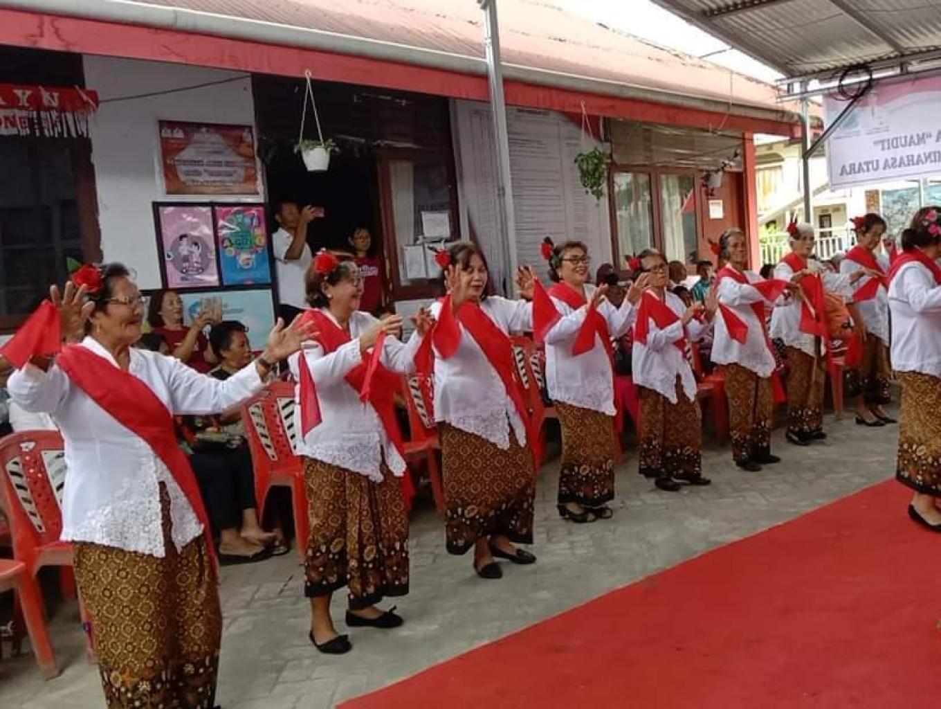Tarian Lily Royor Lansia Desa