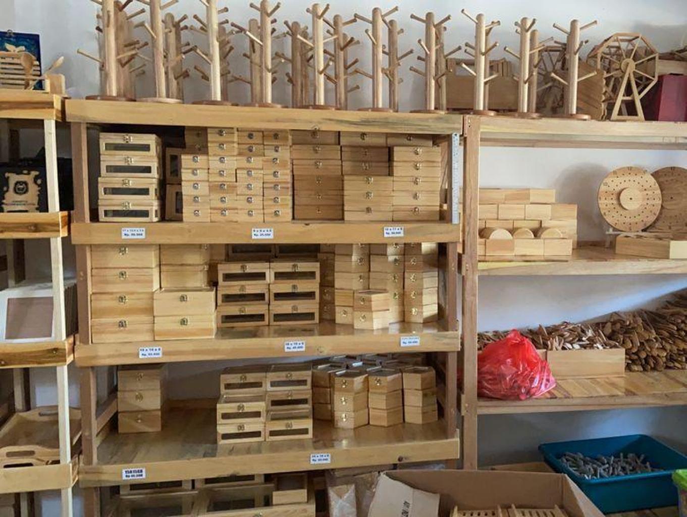 Souvenir Kayu