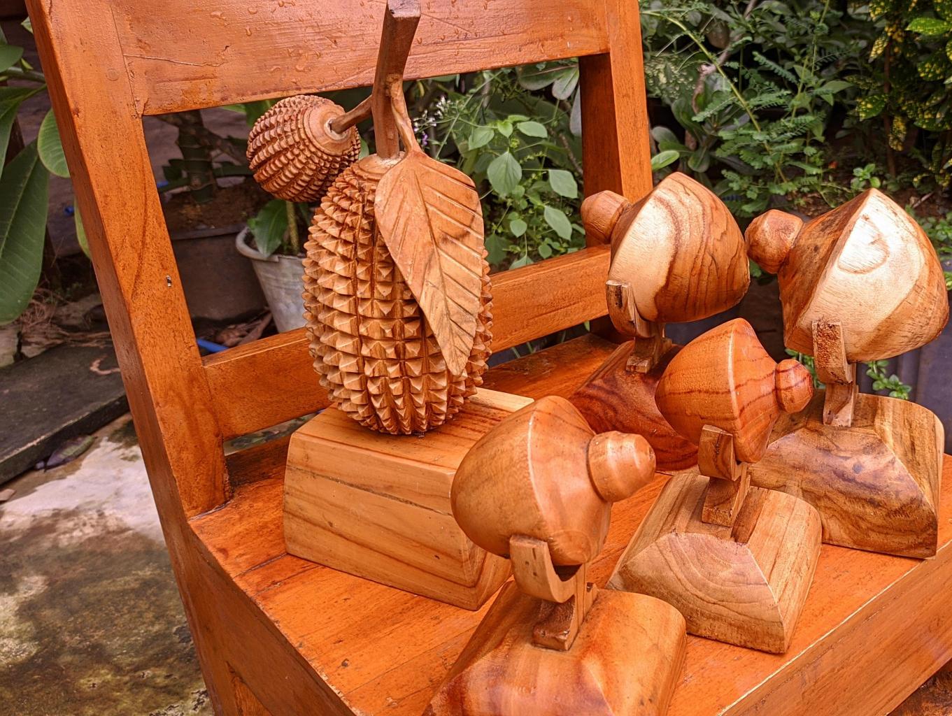 Kesenian Ukir Kayu Jati 