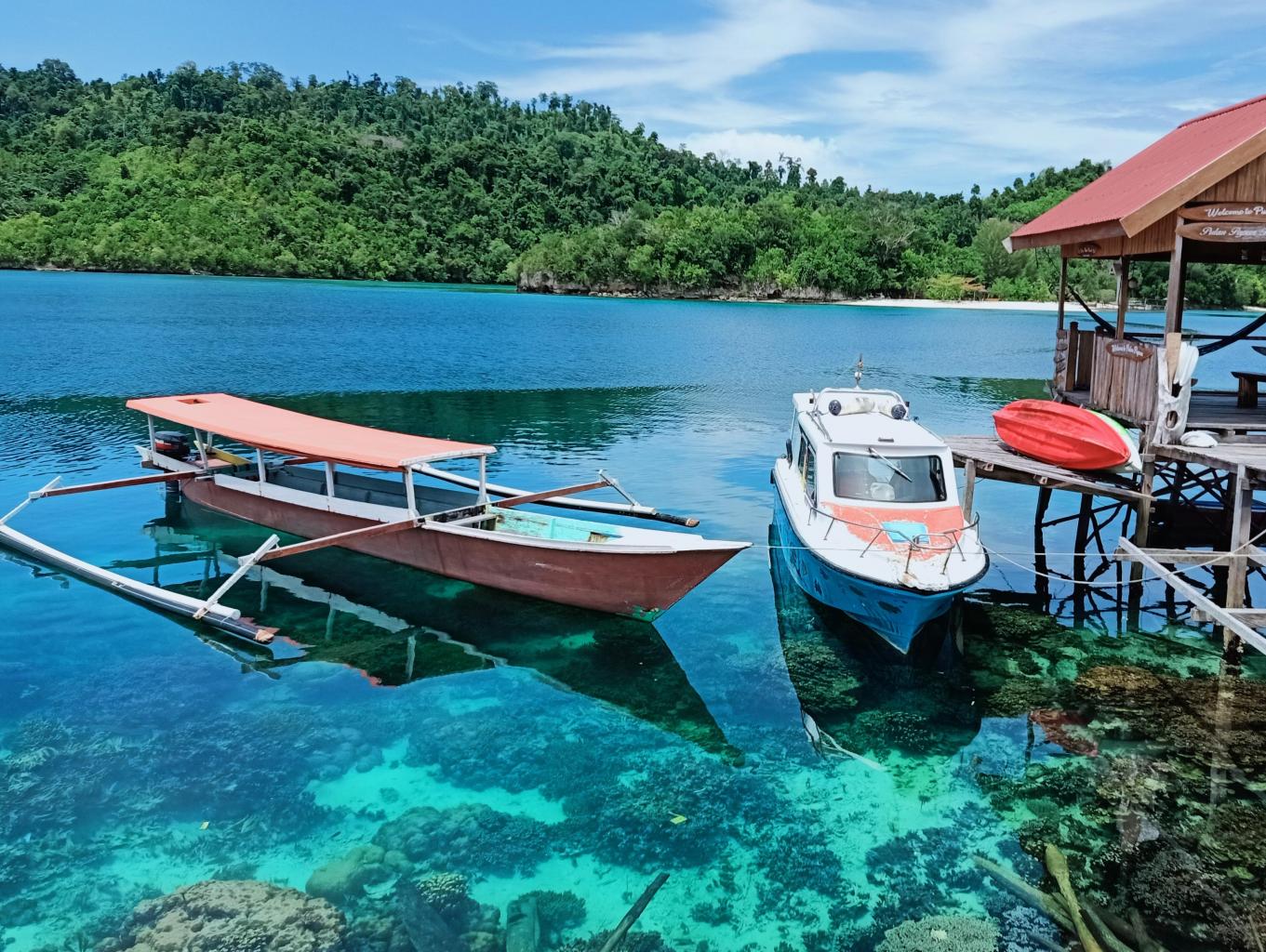 Perahu Trip Untuk Wisatawan