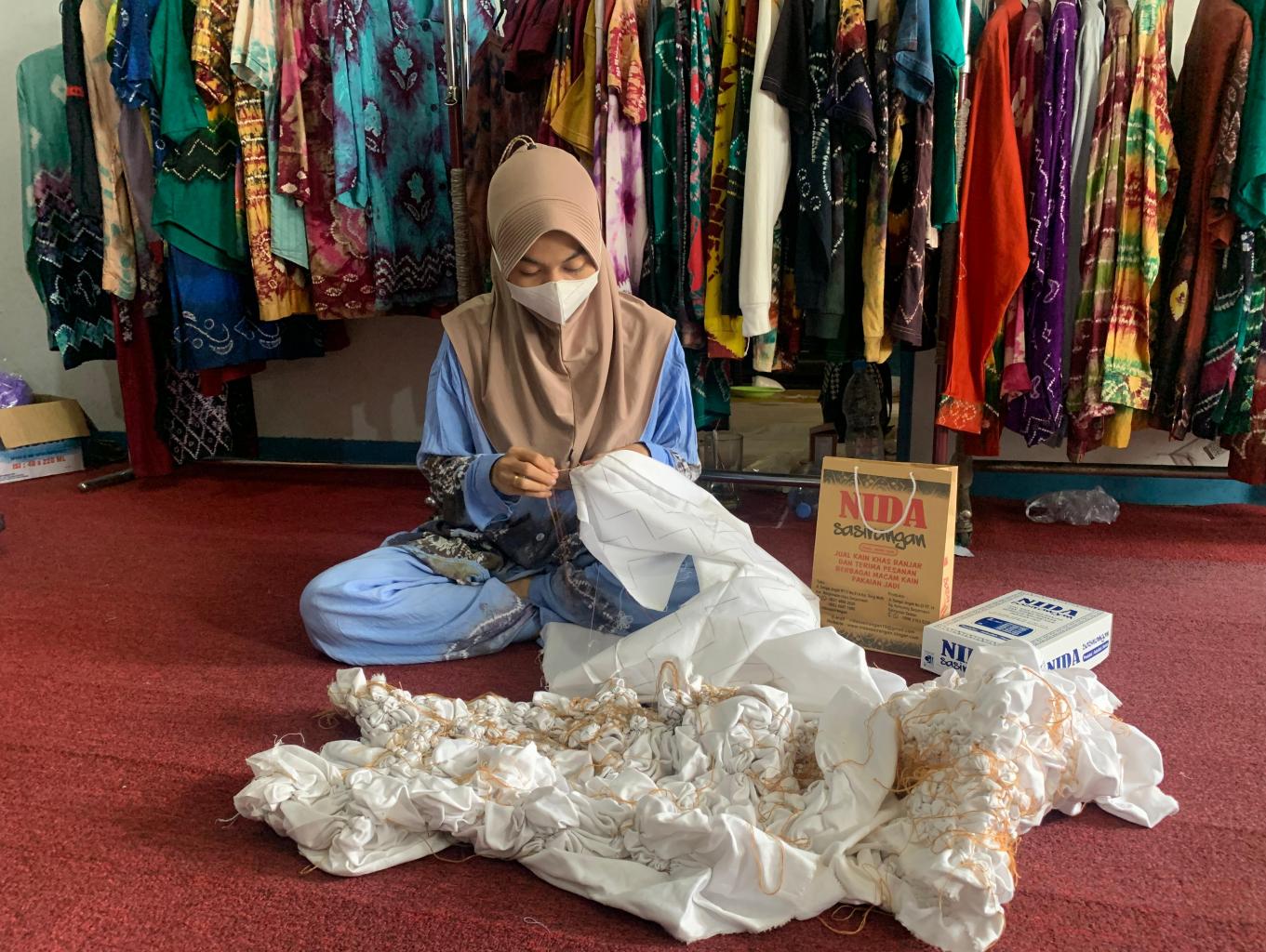 Proses belajar membuat sasirangan