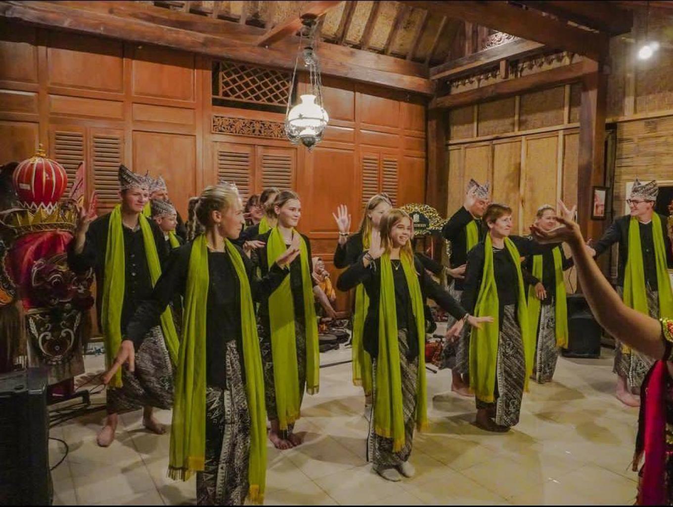 Edukasi Gerak Dasar Tari Tradisional