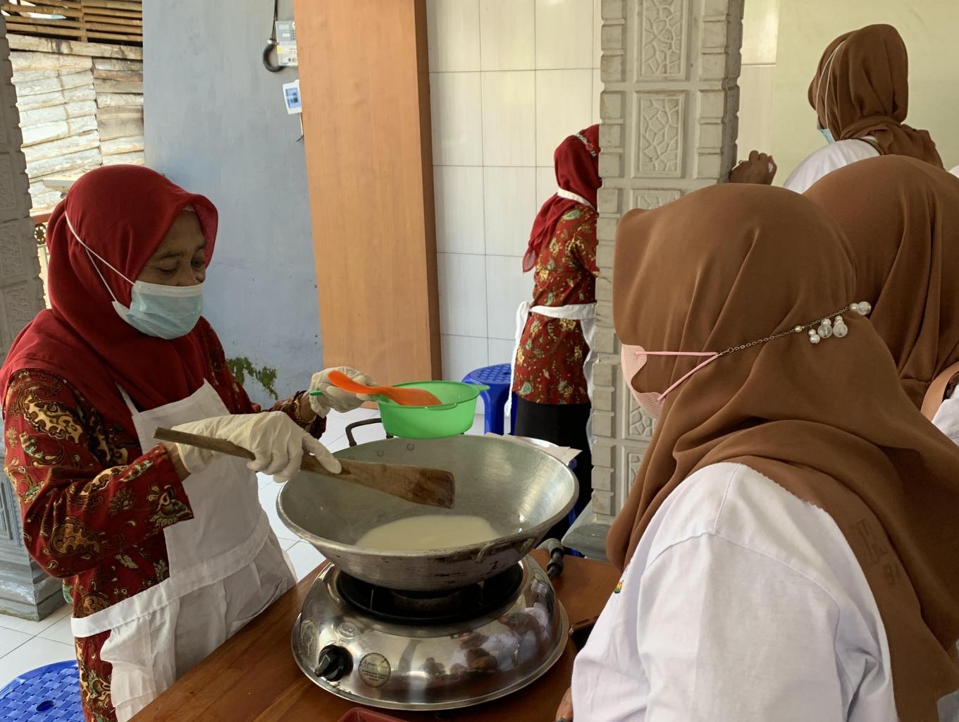 Edukasi Pengolahan Susu Kambing