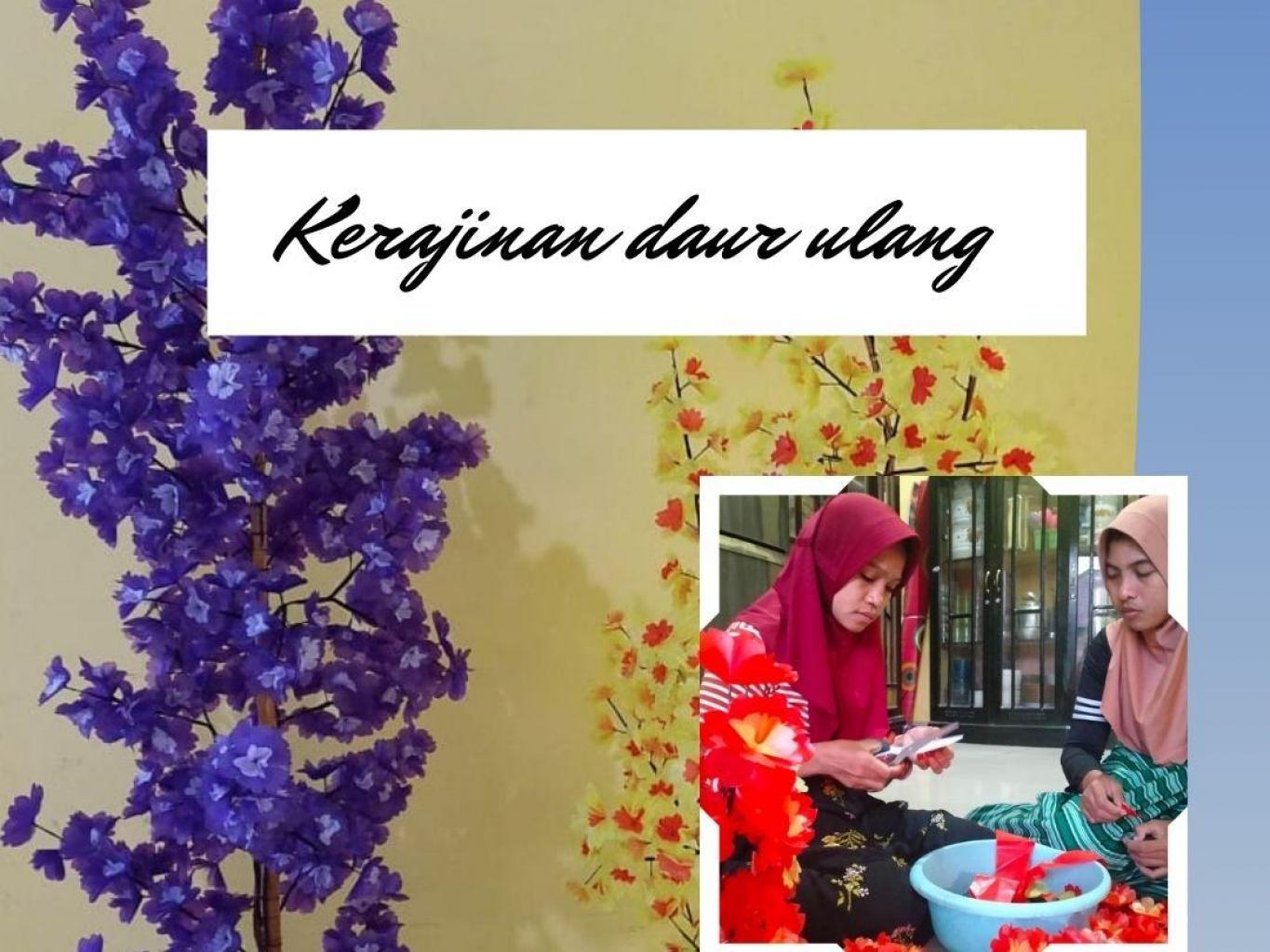 Kerajinan Bunga Limbah Plastik