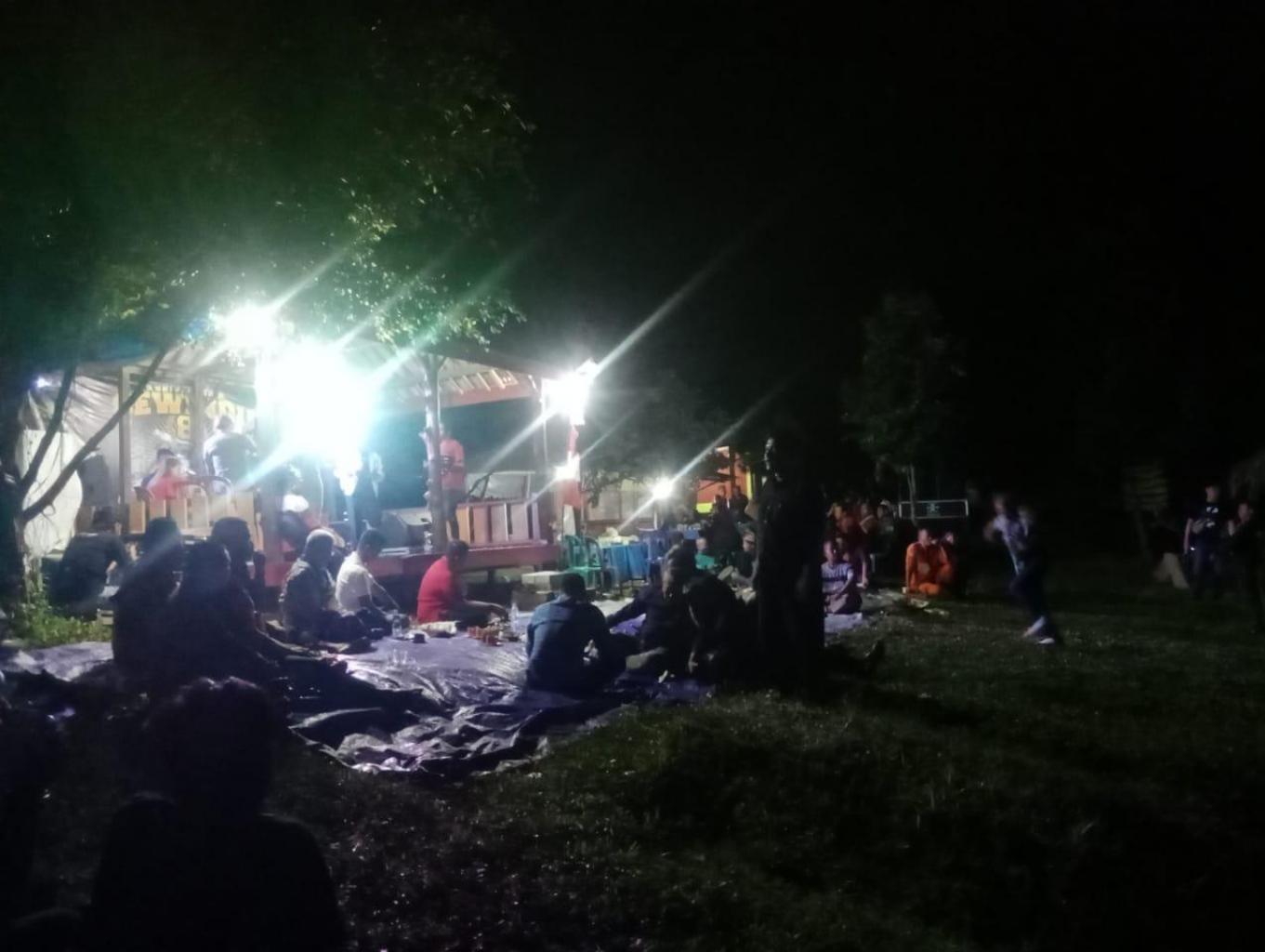 Bermalam di Bukit Pengaritan
