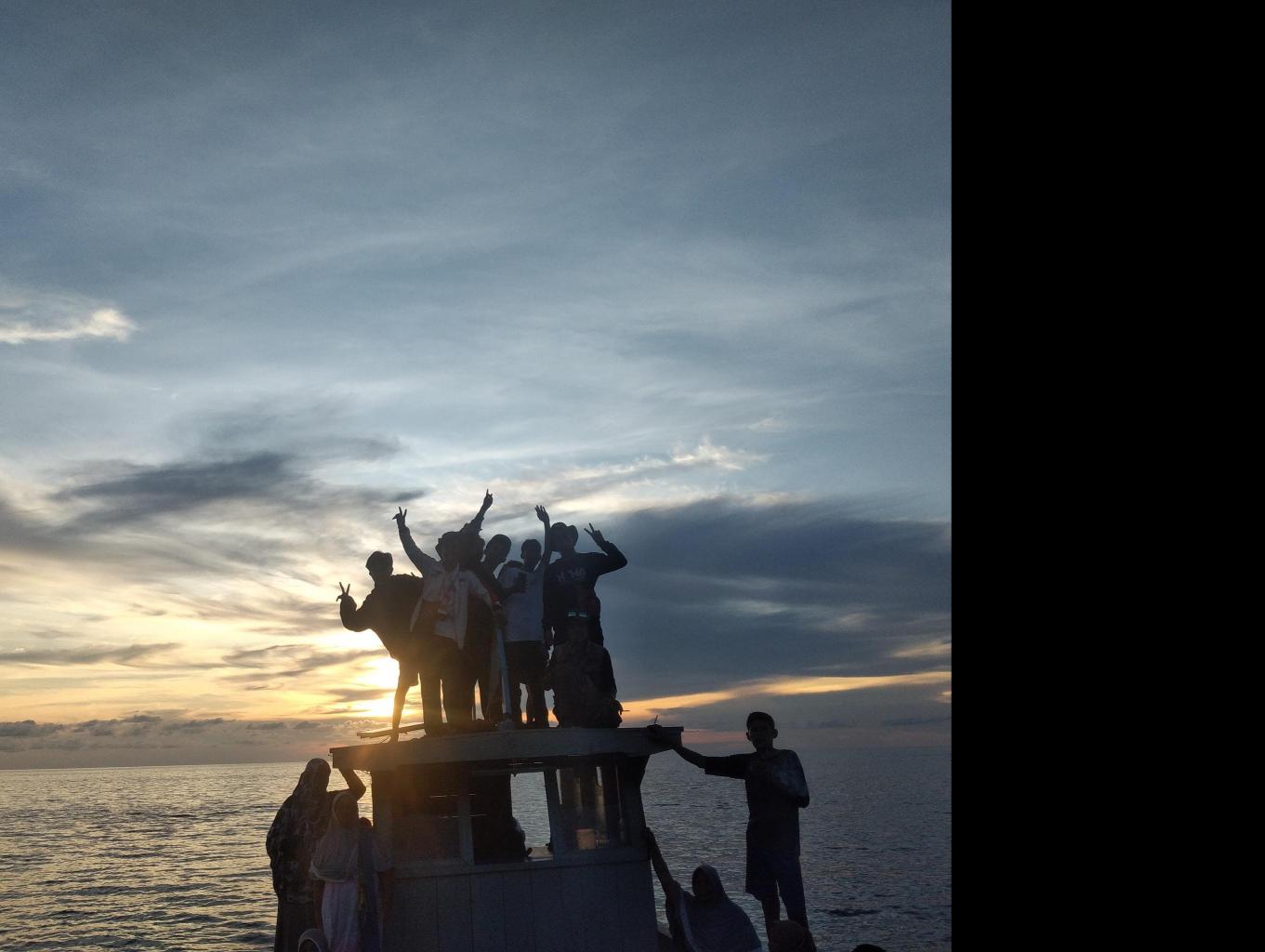 TRIP TANJUNG API