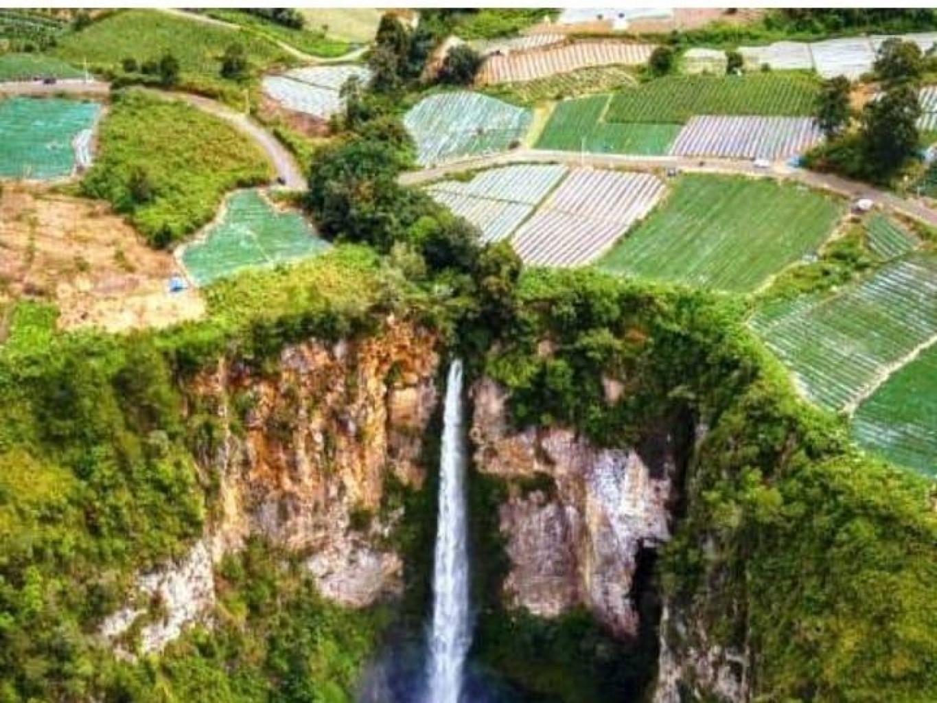 air terjun sipiso piso