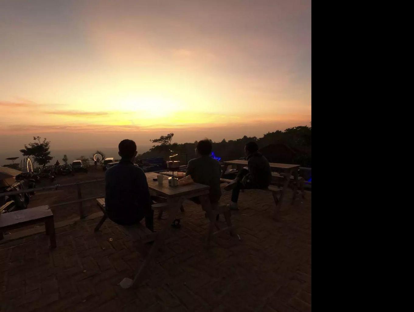 Sunrise di Puncak Bukit Pengusen
