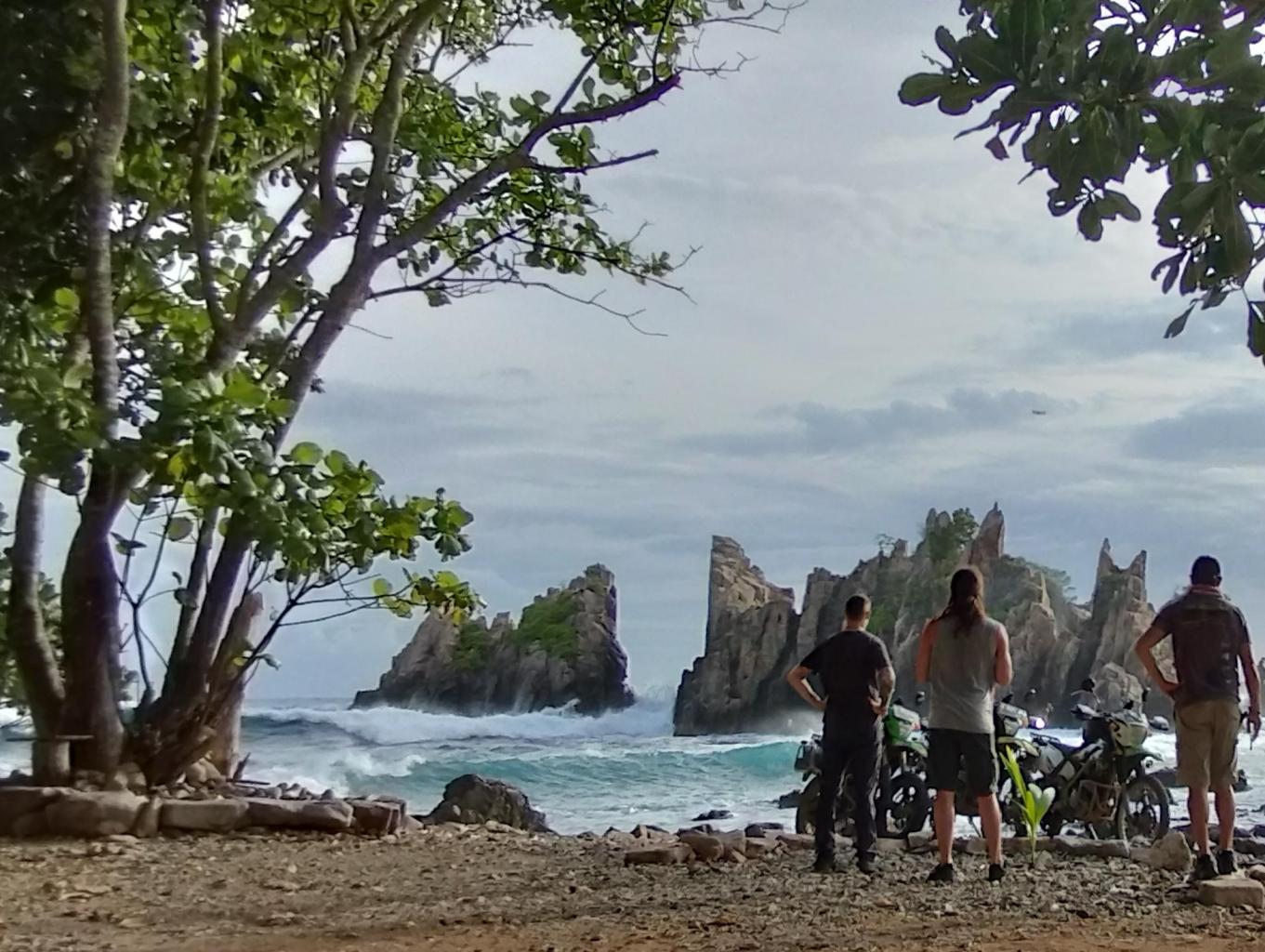 Trip  pantai  gigi hiu