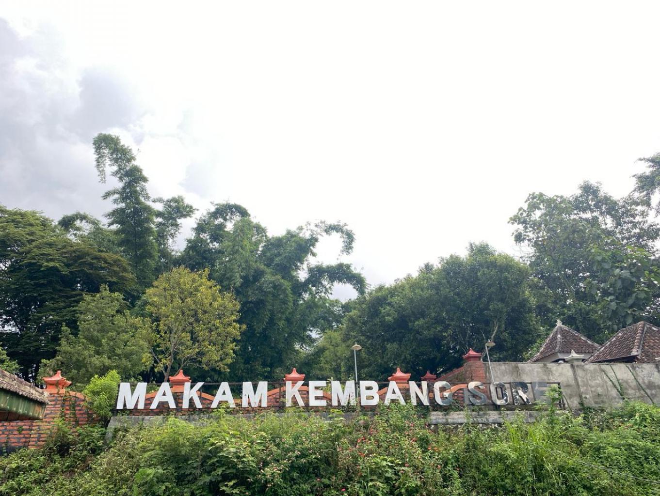 Makam Kembang Sore