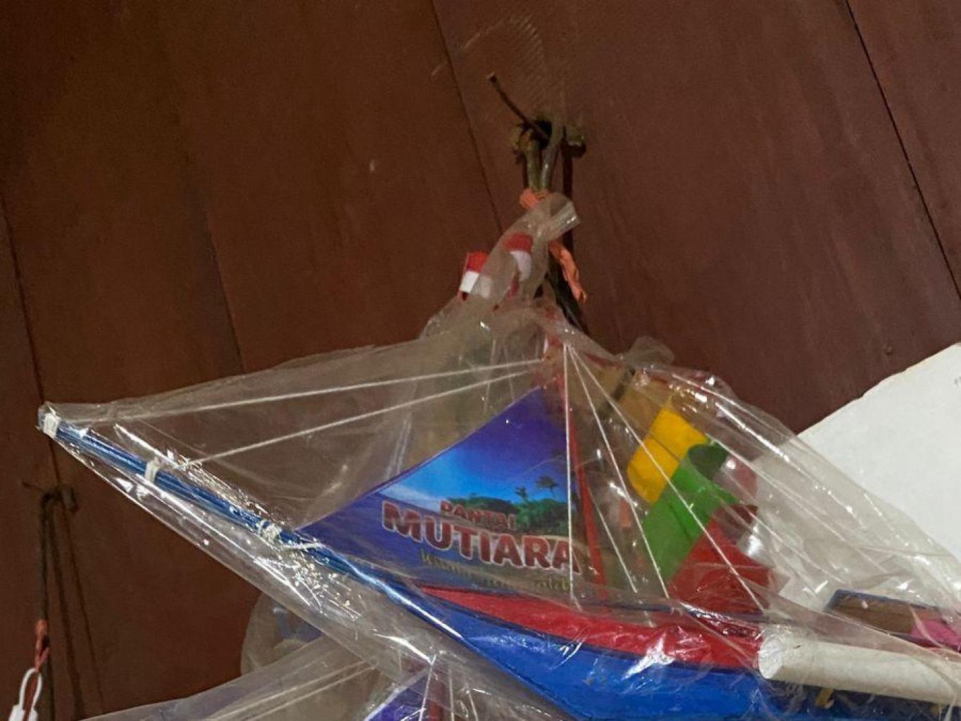 Miniatur Perahu