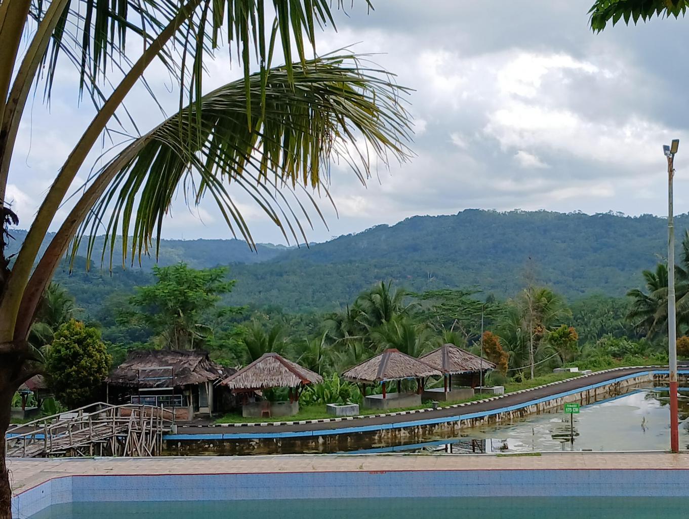 Kolam Renang Pangwangunan