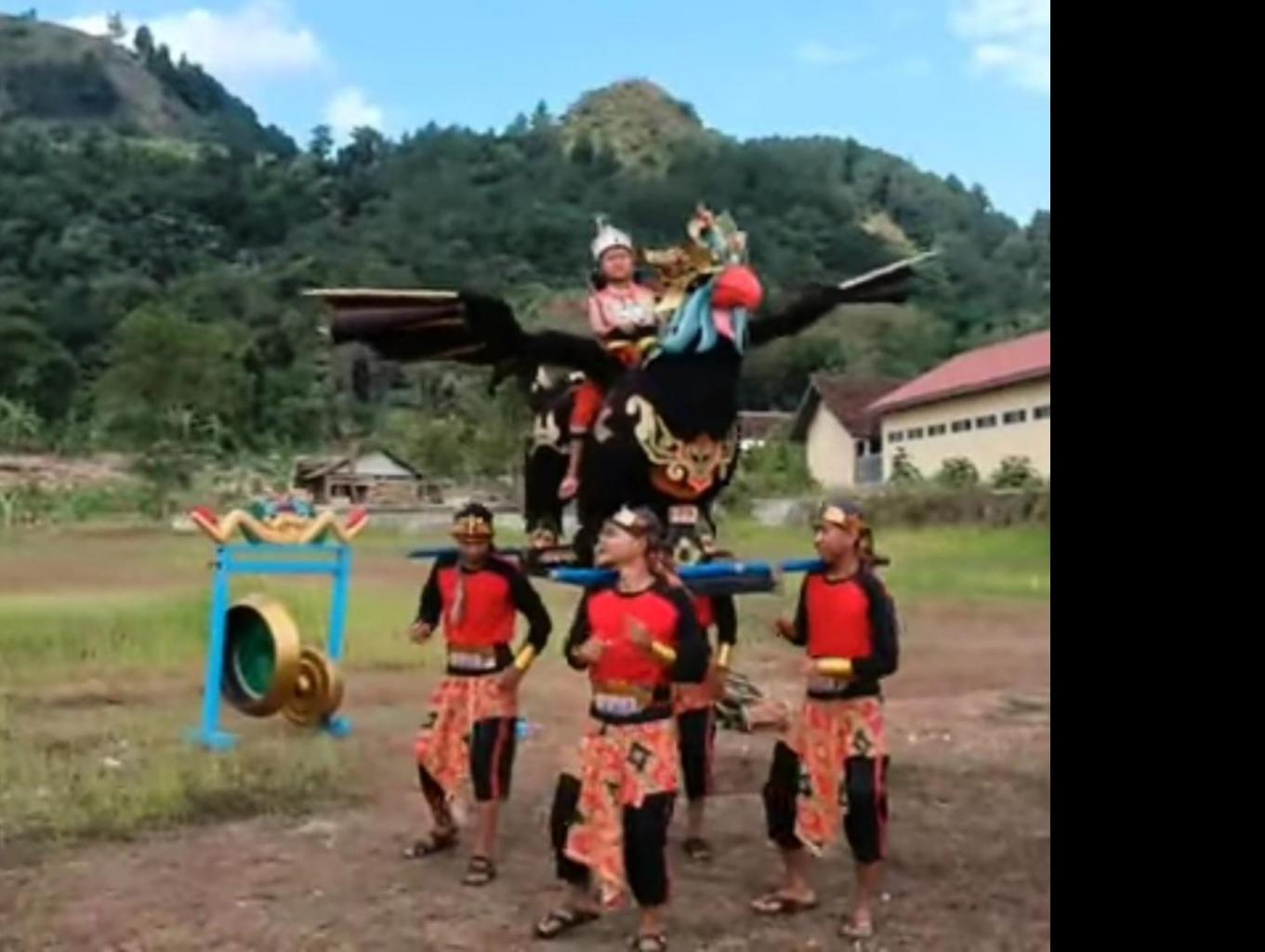 Kesenian Tradisional Burok
