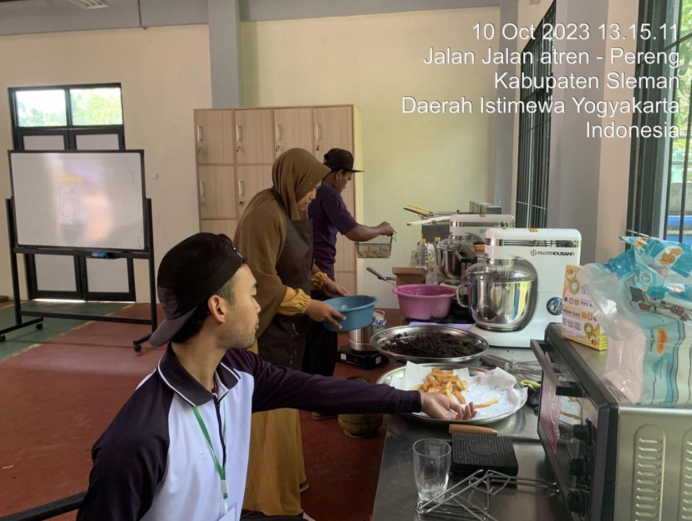 Pelatihan pengolahan makanan