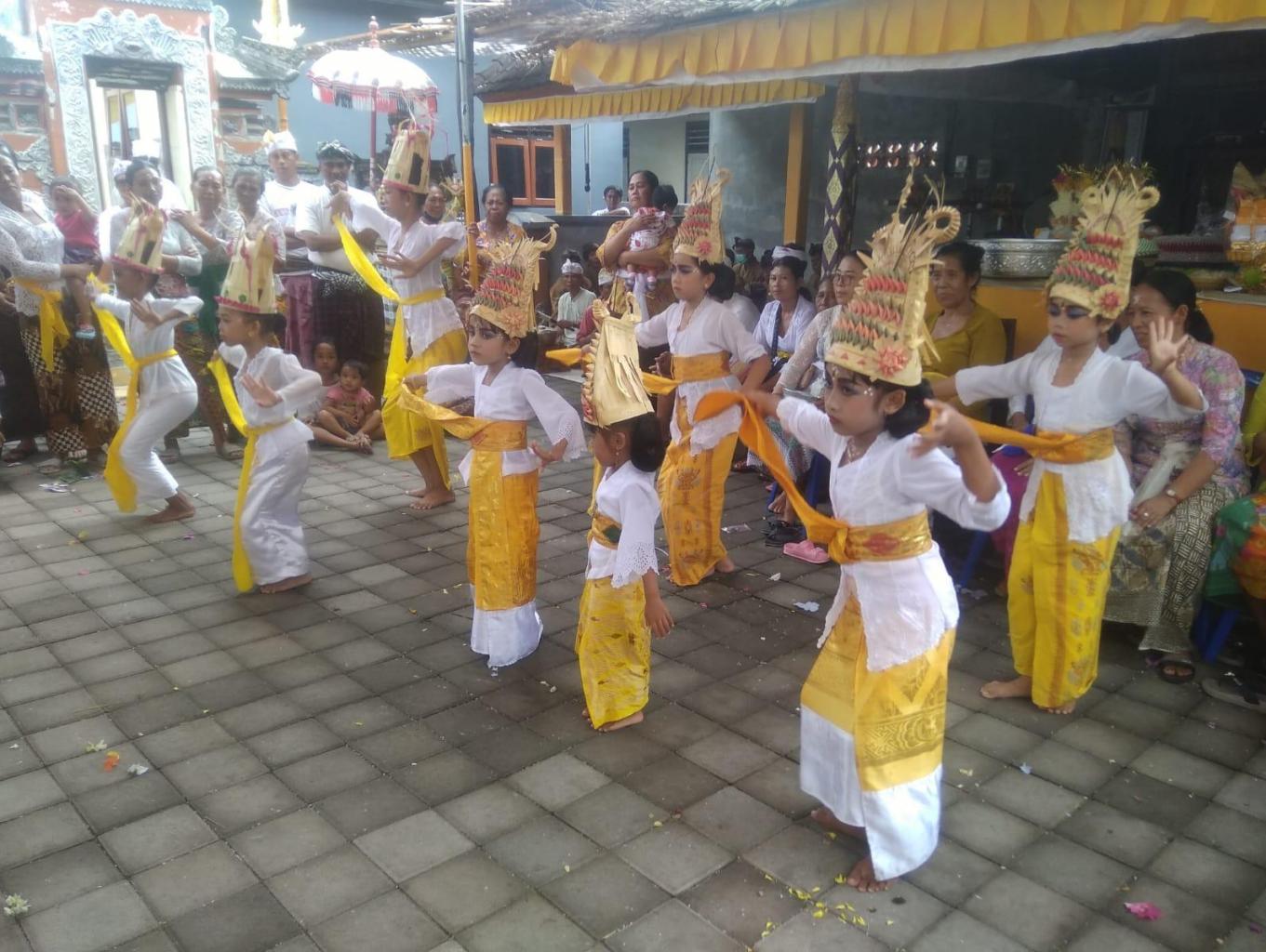 Tarian Bali 