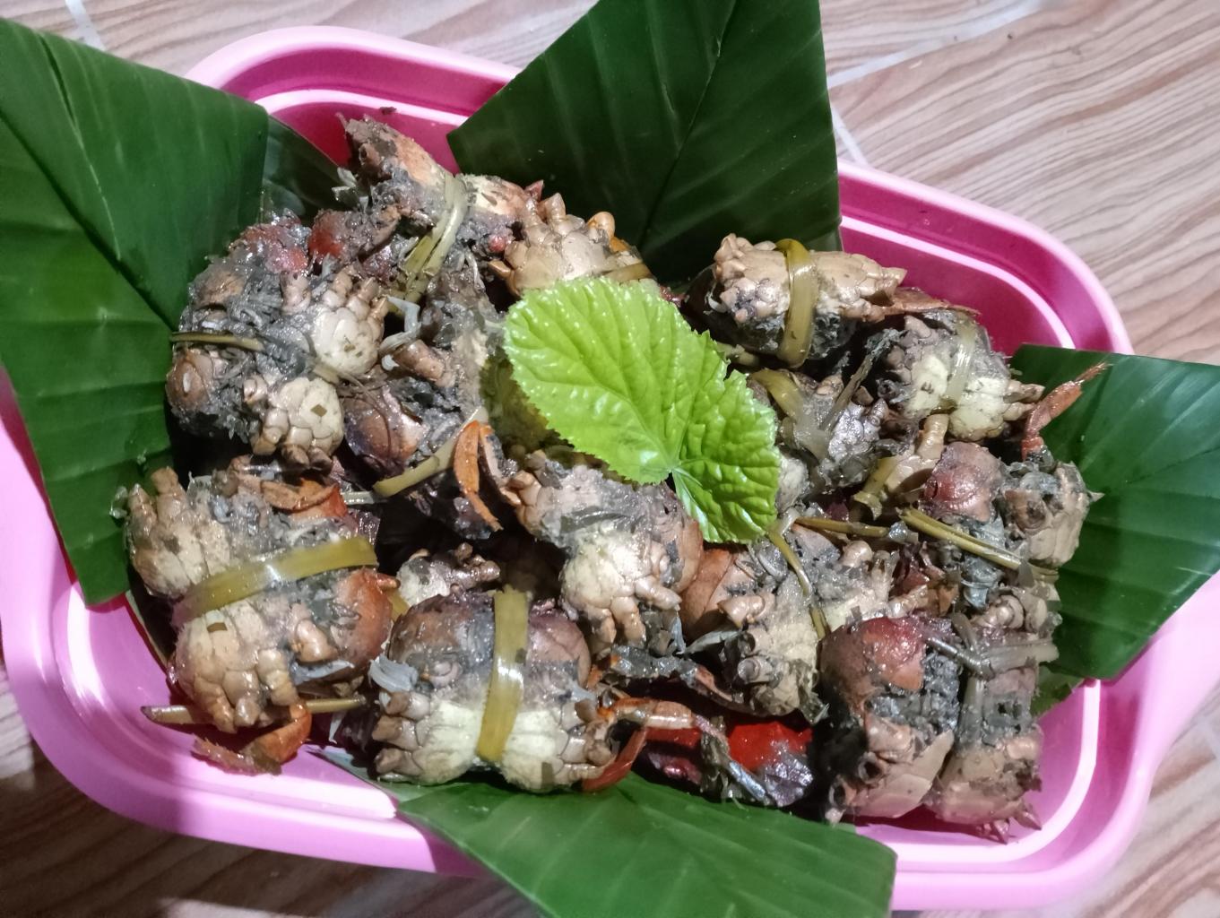 Busa Bukkang kaloro (Sayur Kepiting sungai)