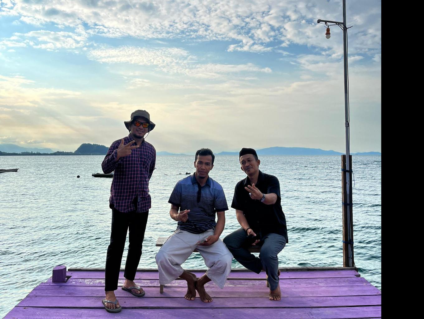 Spot selfie jembatan warna - warni