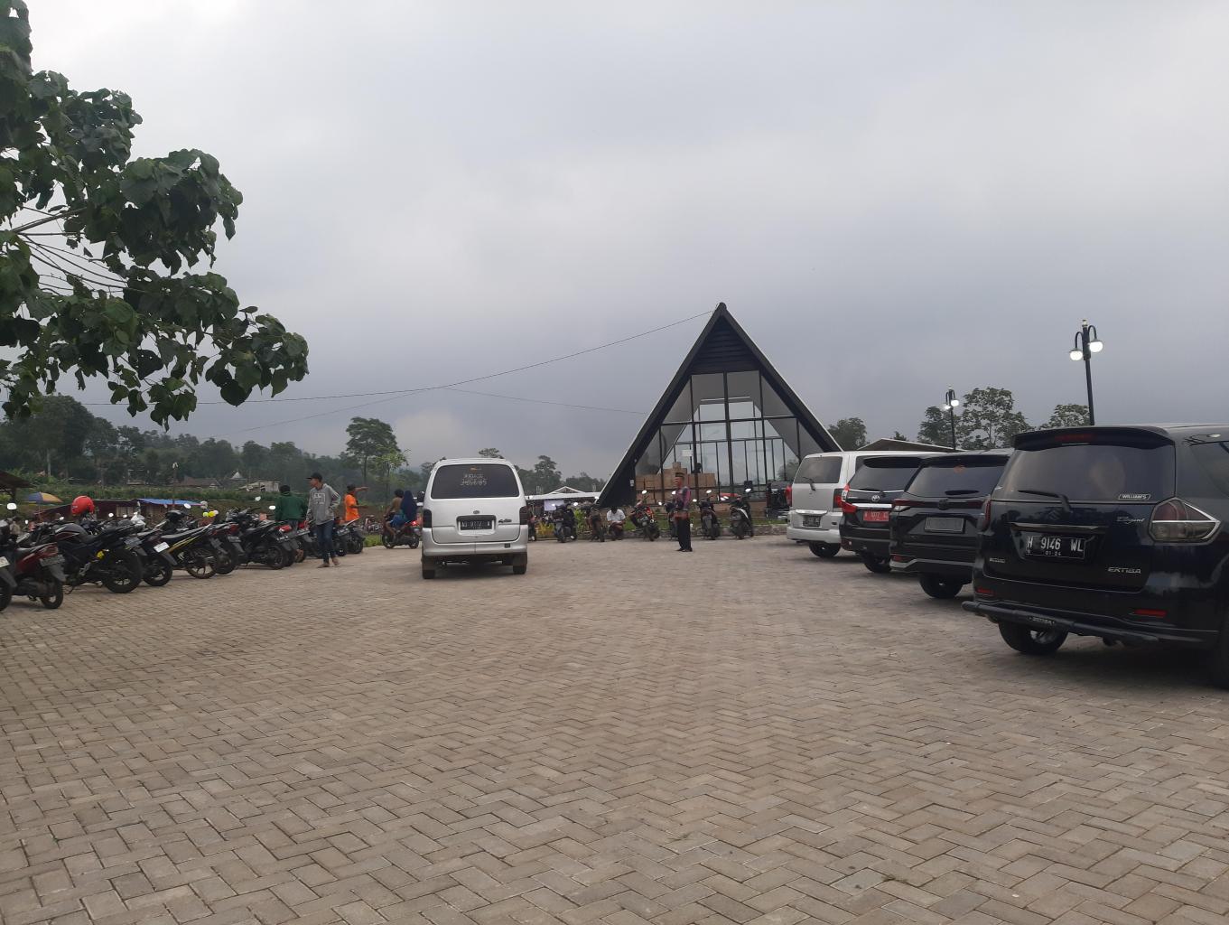 Kawasan Rest Area Desa Samirono