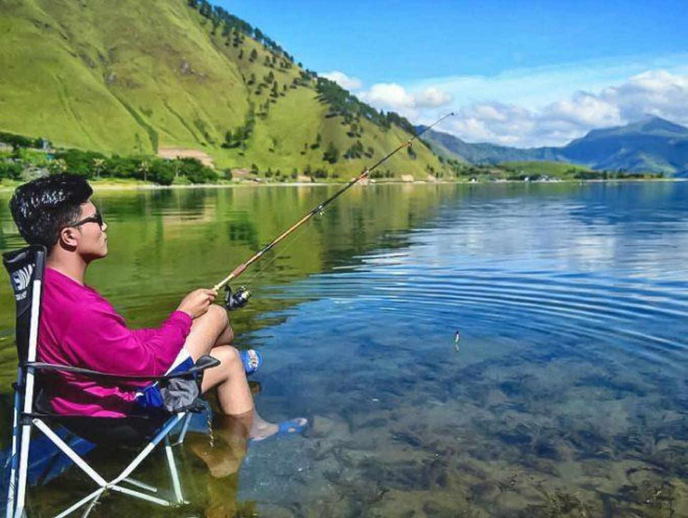 mancing pinggir danau