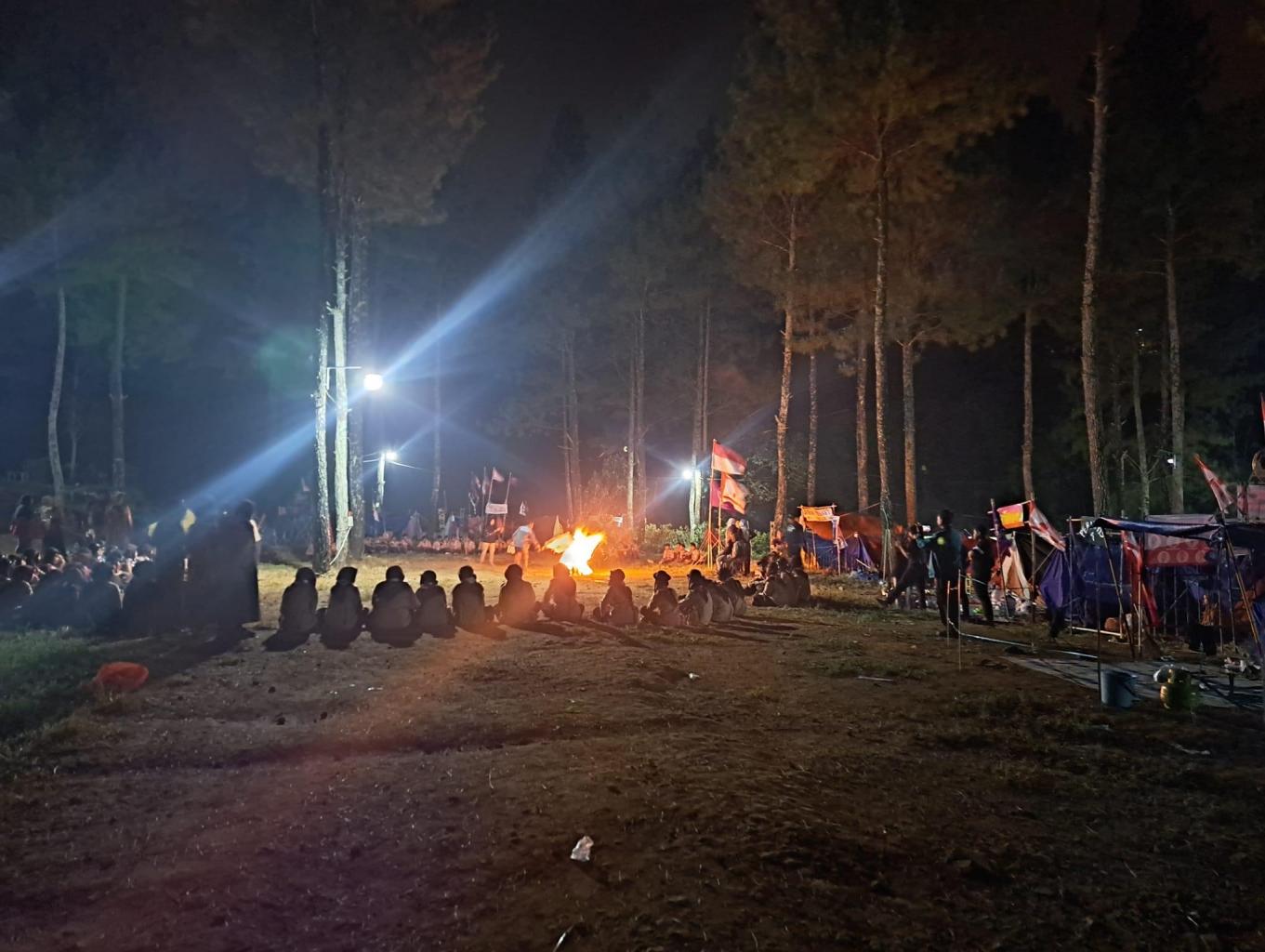 Bemalam Di Camping Ground