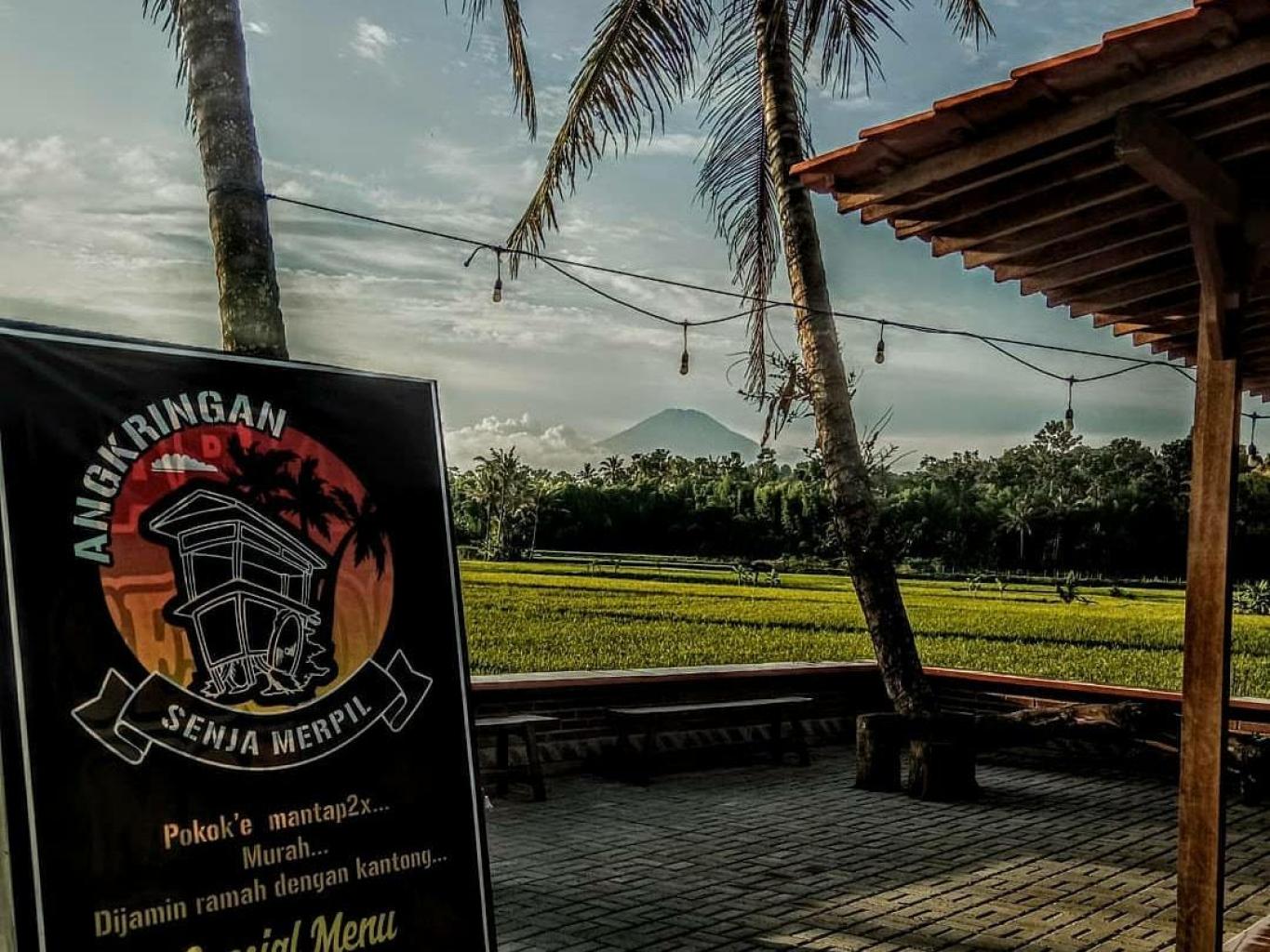 Angkringan Senja Merpil