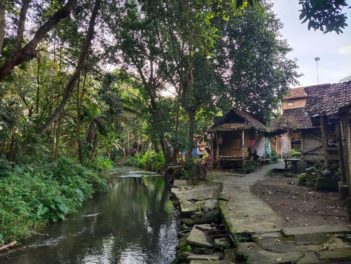 KAMPUNG KUNO RINGINAGUNG