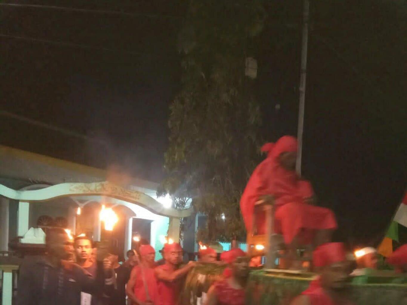 Pengukuhan Raja atau Kepala Desa Secara Adat