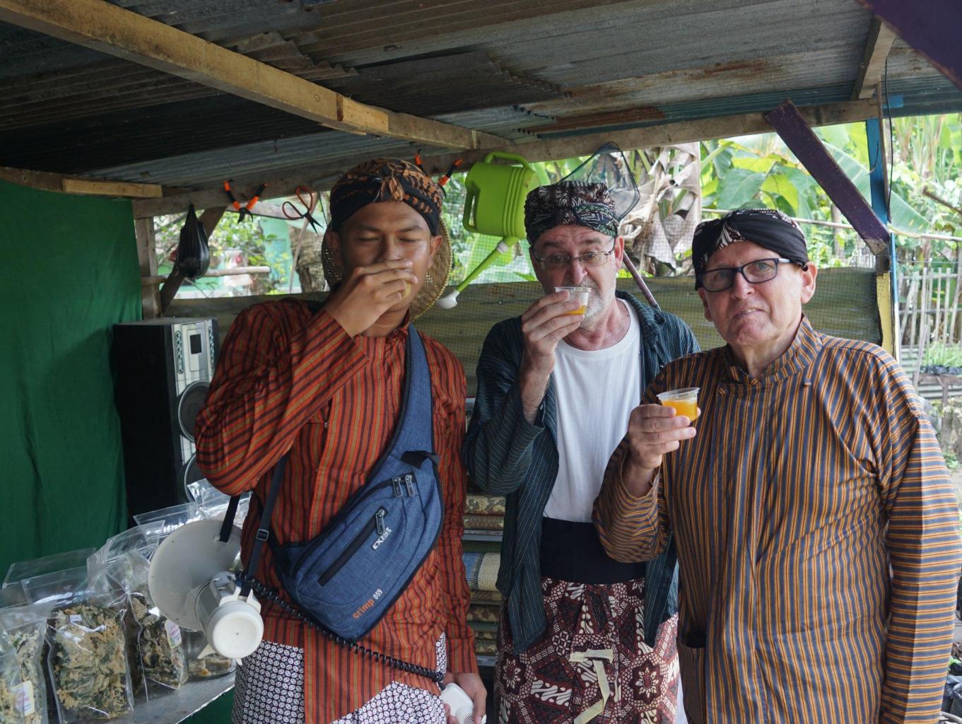 Minum Jamu Tradisional