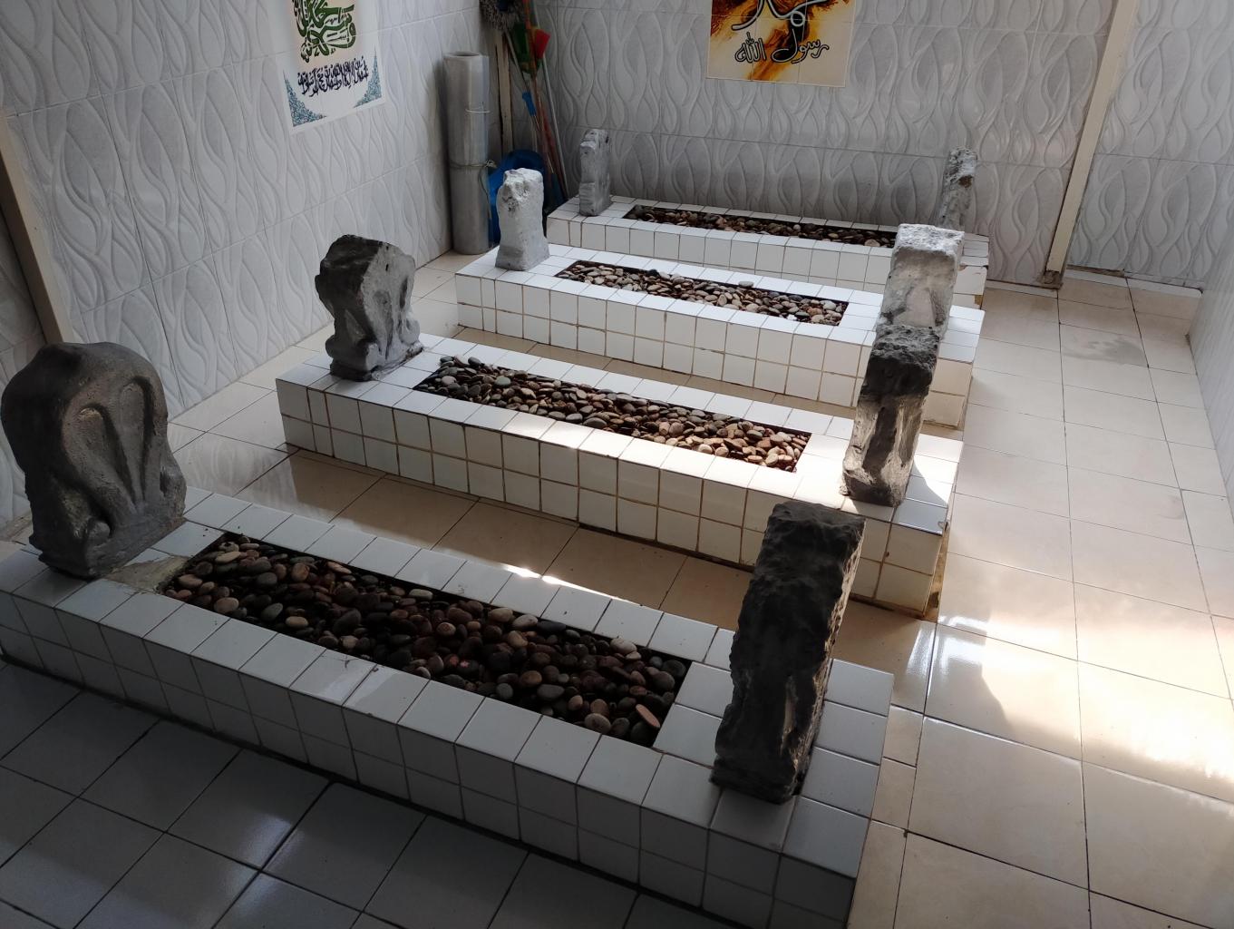 Makam Sesepuh Kampung