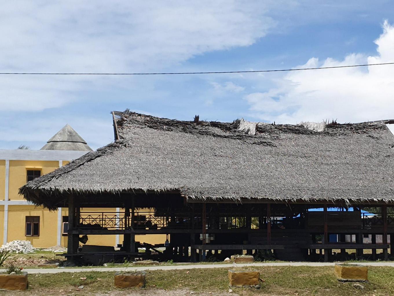 RUMAH ADAT