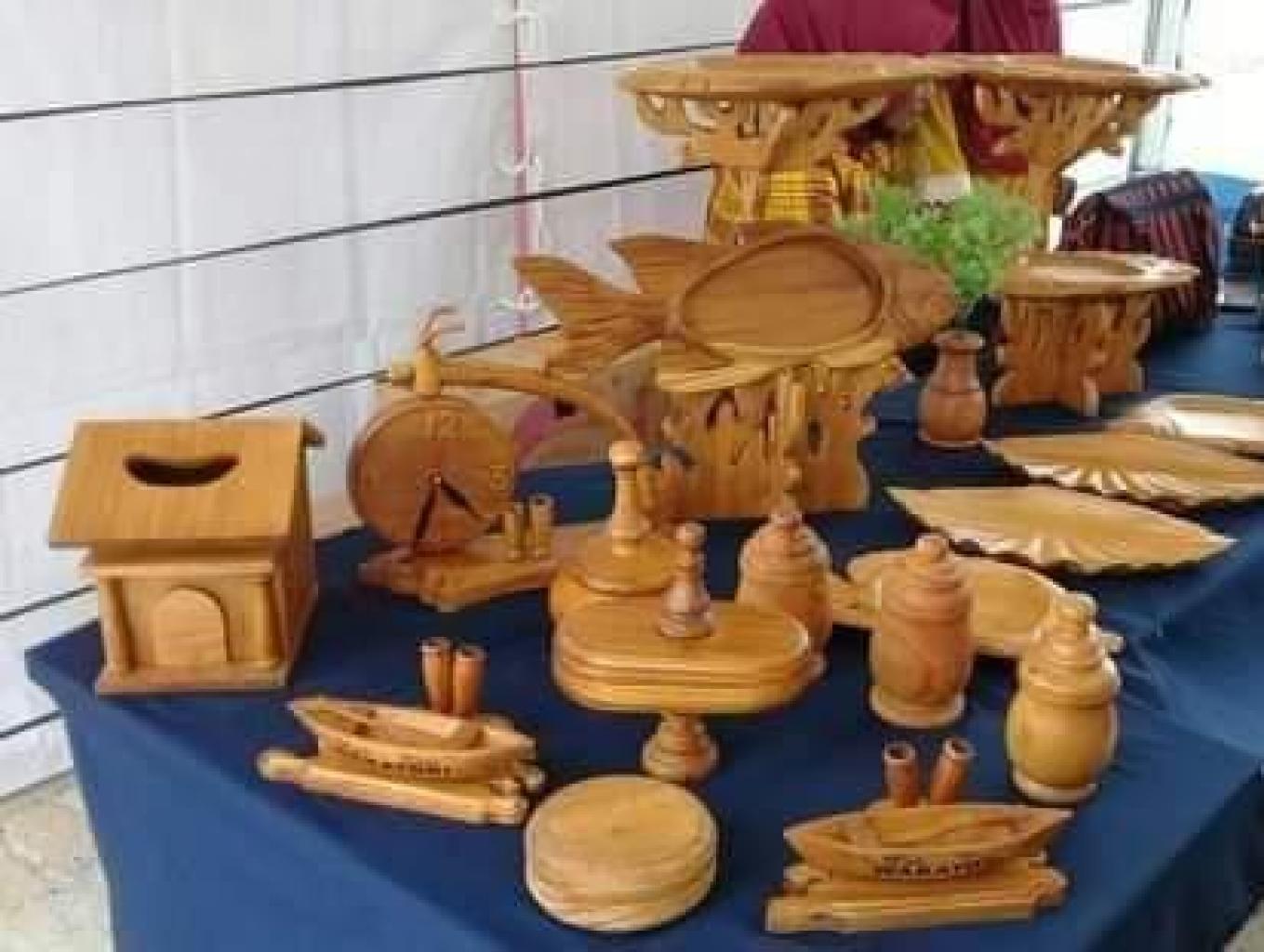 Kerajinan Kayu/Souvenir