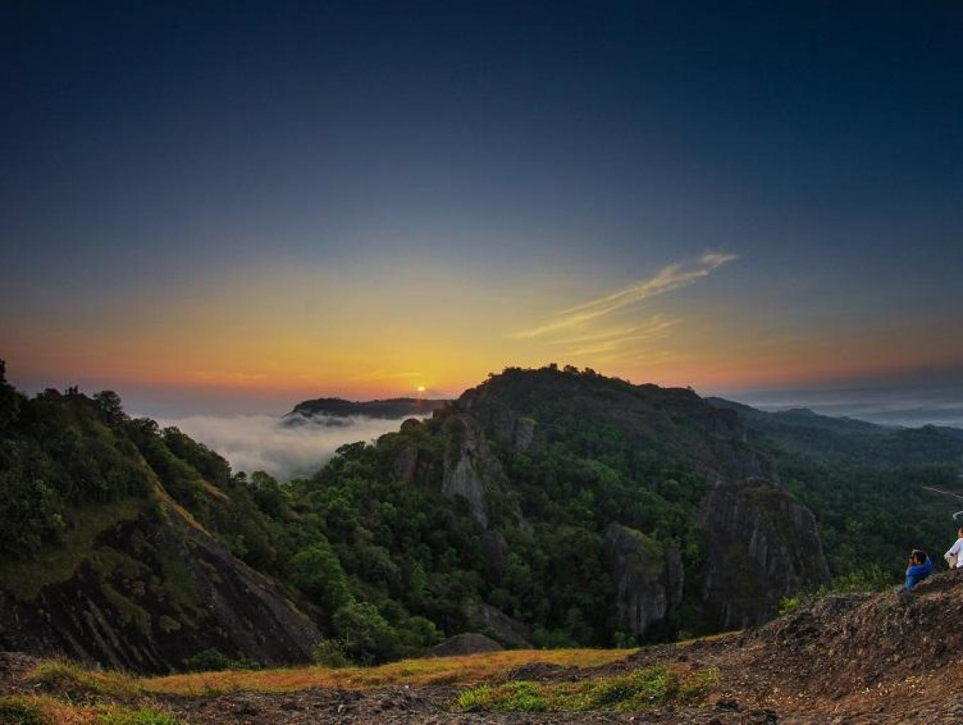 Paket Sunset dan Sunrise Gunung Api Purba Nglanggeran
