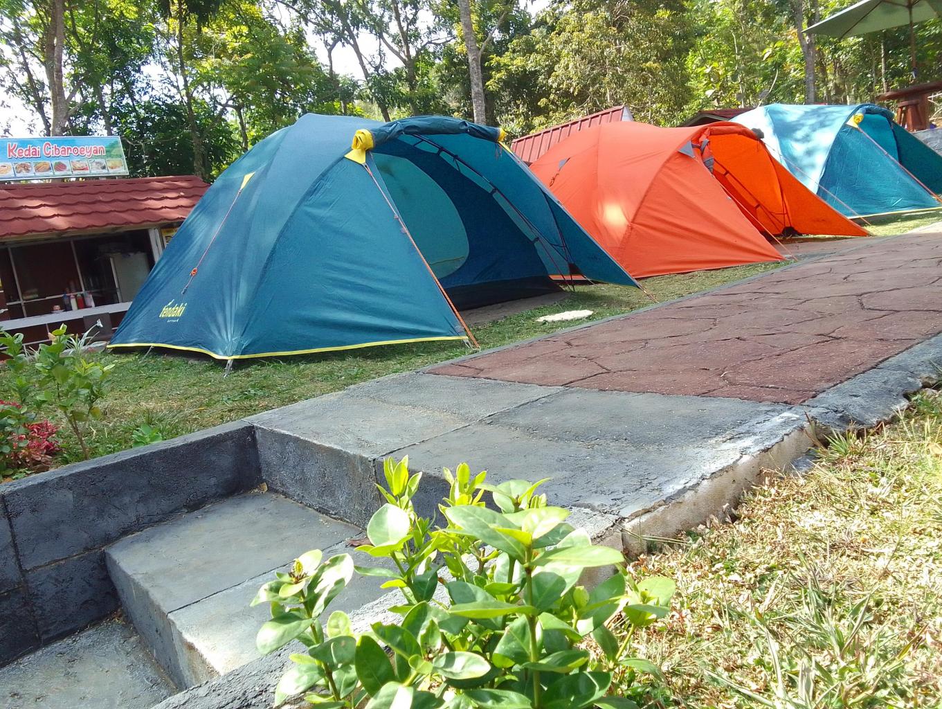 Paket Camping Ceria dan Babaseuhan di Sungai Cibaroeyan