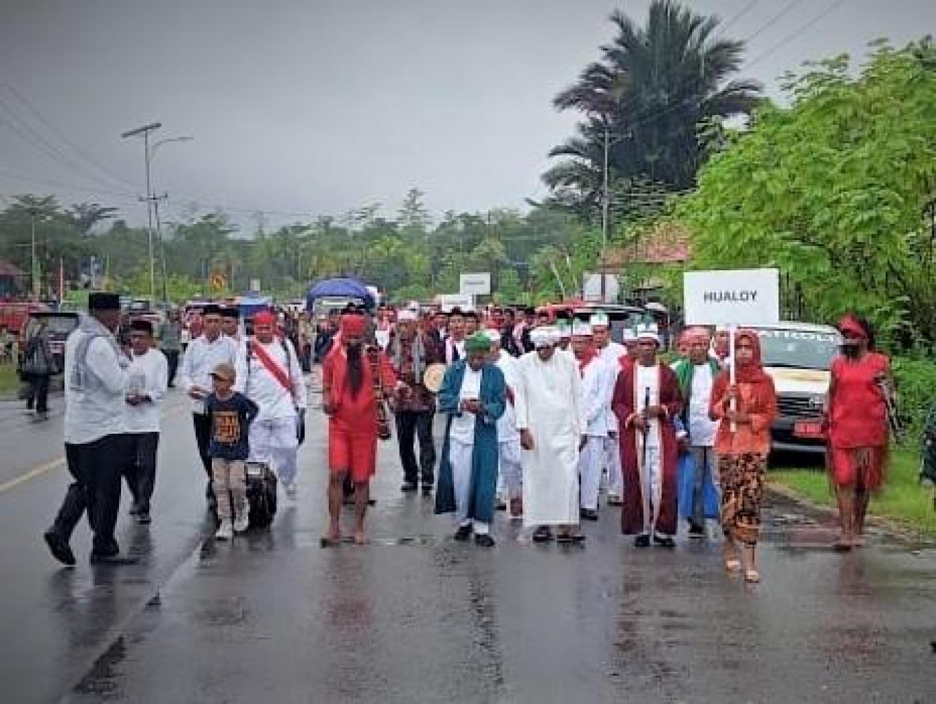 Raja Dan Saniri Dengan pakaian Adatat 