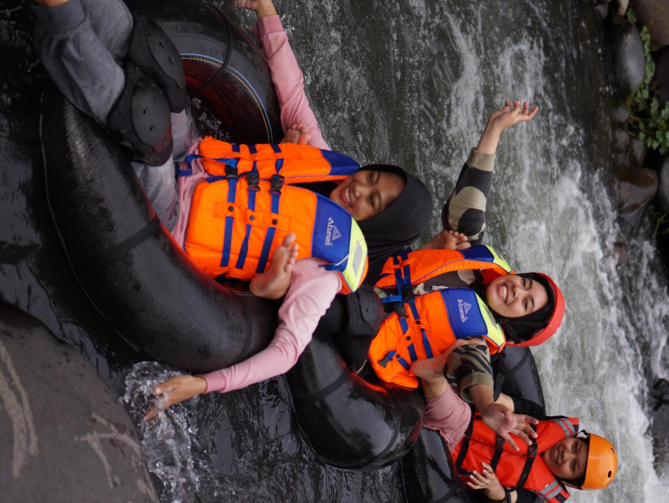 RIVER MOON BATU DOLI
