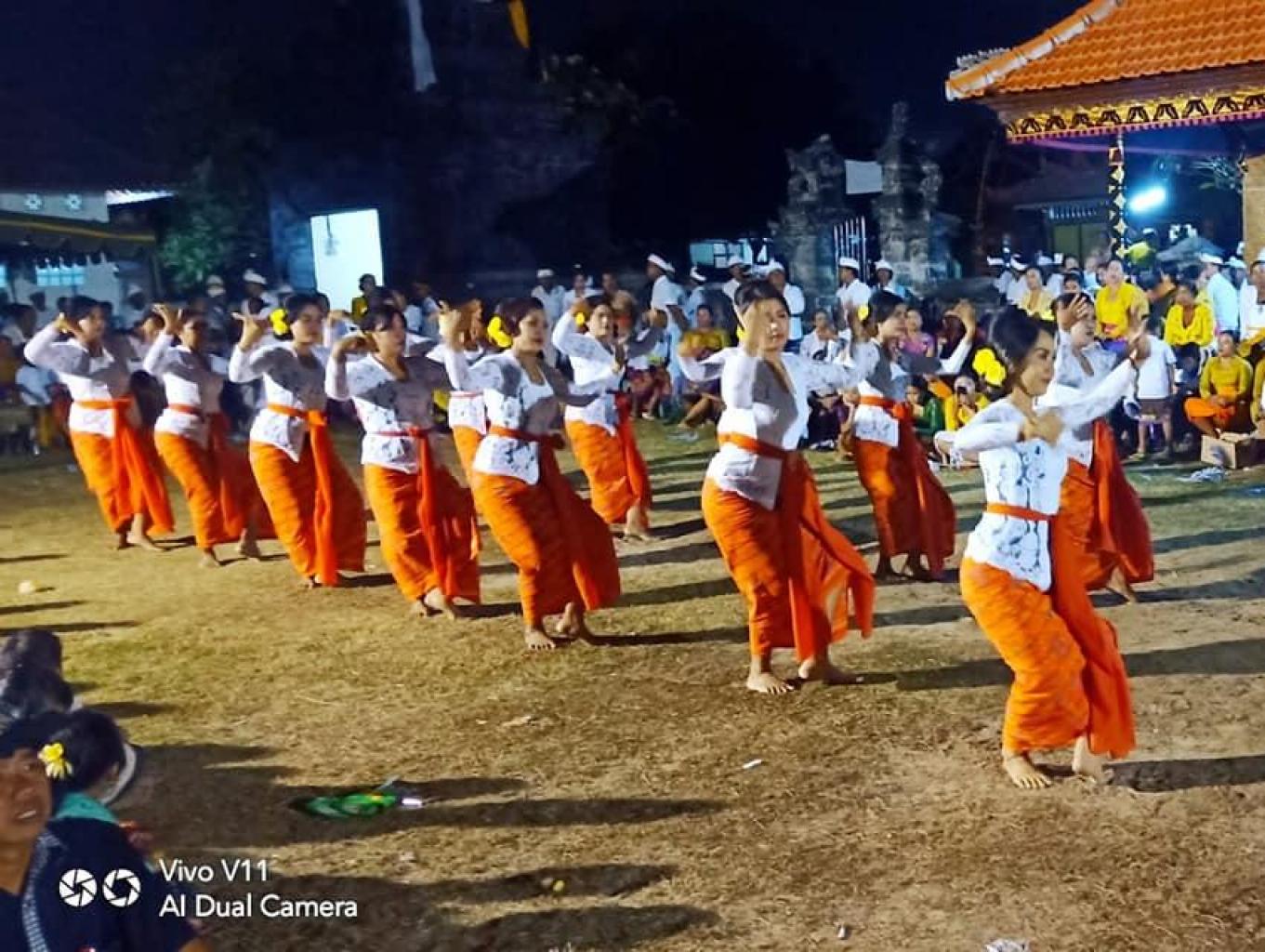Belajar Menari Bali di Desa Wisata Serangan