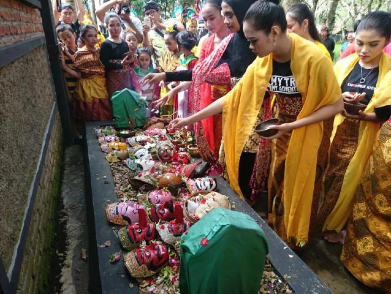 Napak Tilas Makam Empu Topeng Malang