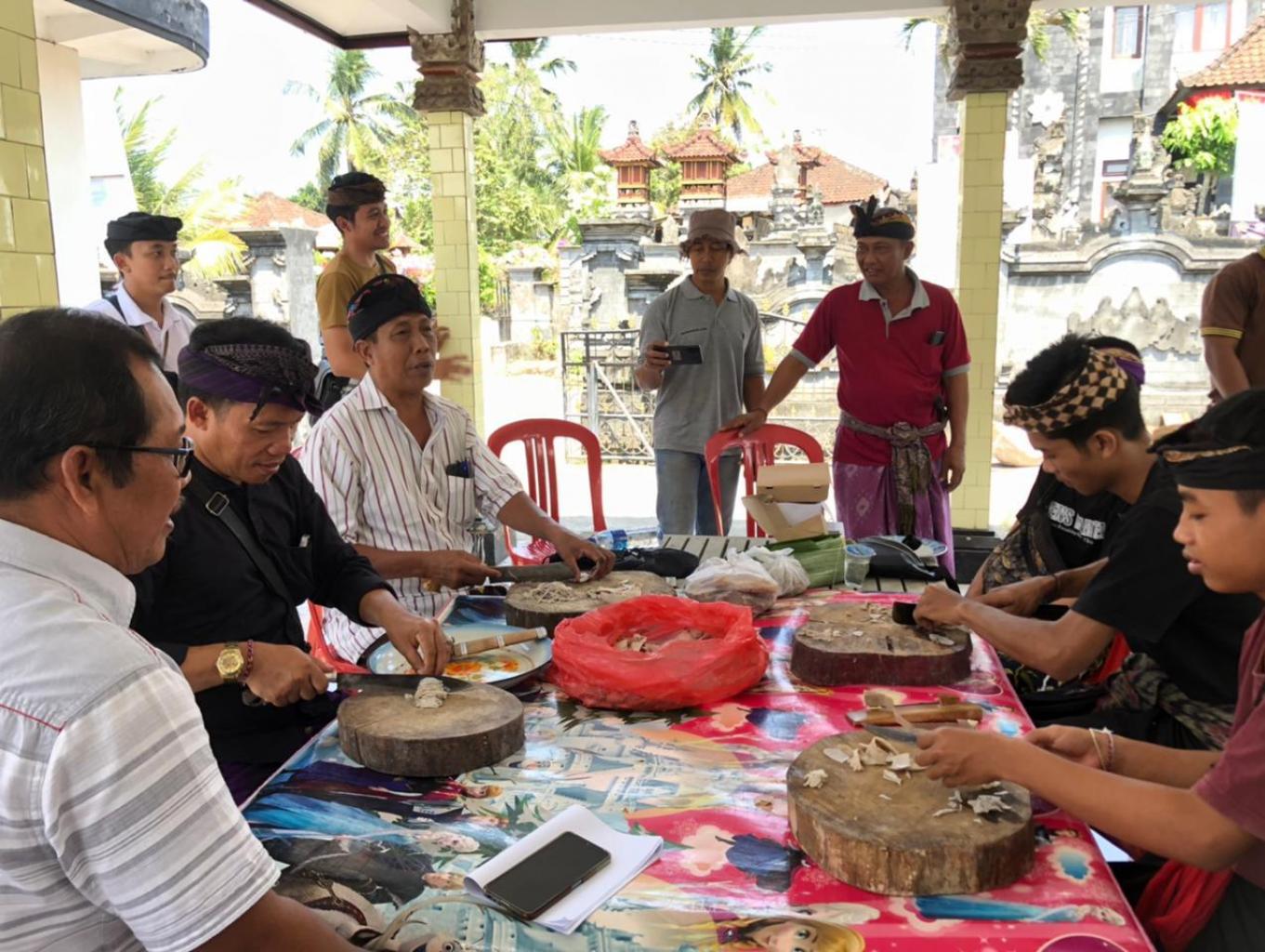 Wisata budaya ngelawar klungah.