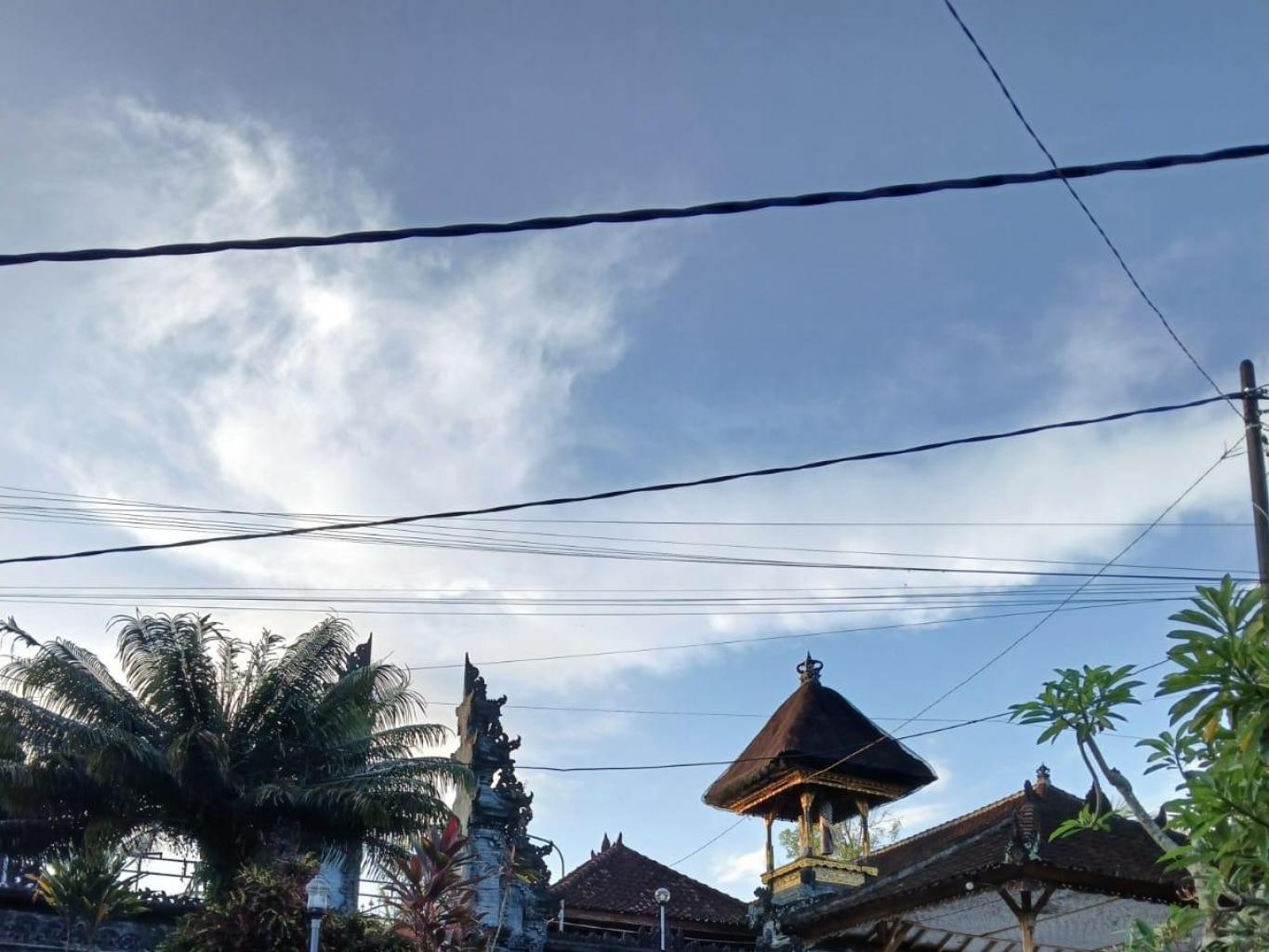 Wisata budaya arsitektur seni Pura dan filosofi dari agama Hindu.
