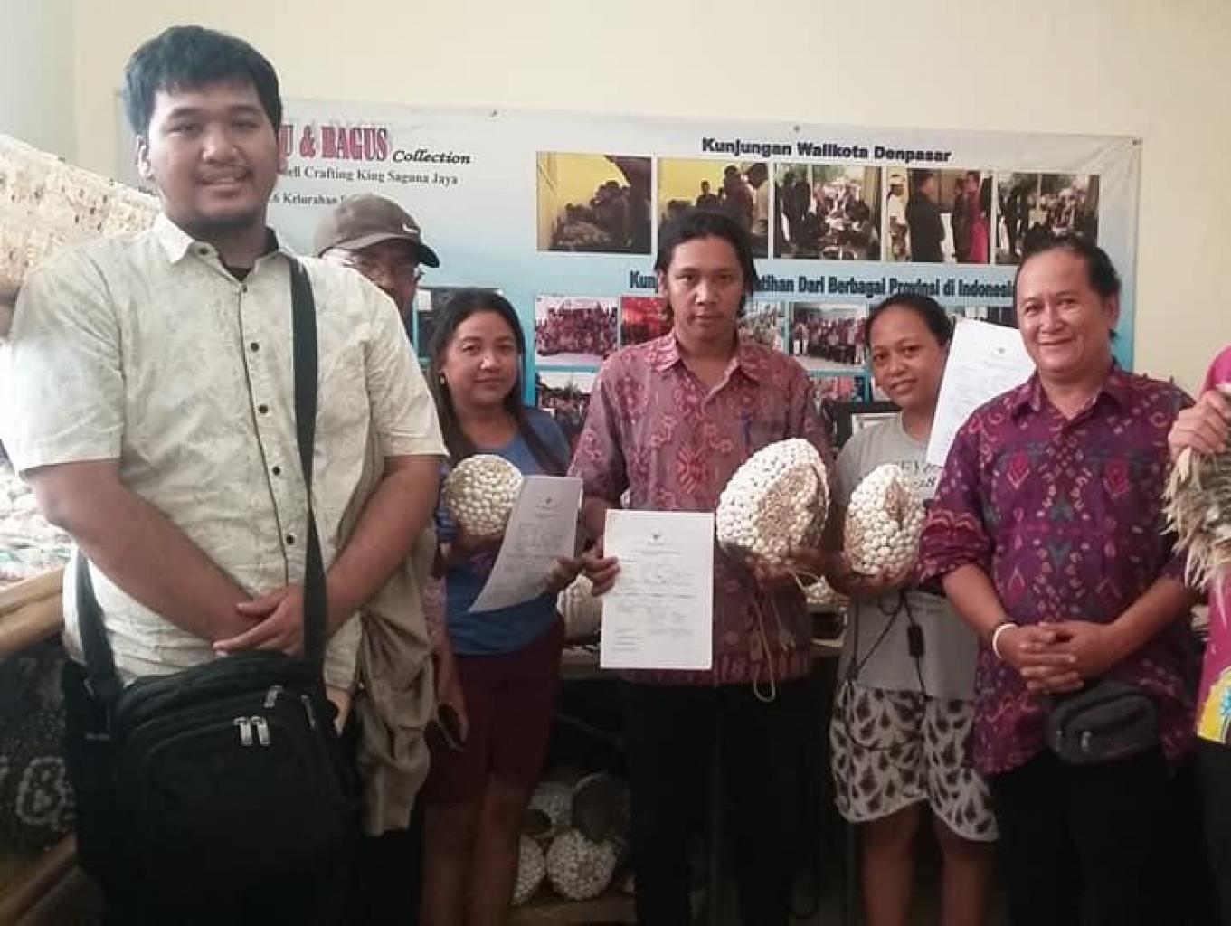 Belajar Membuat Kerajinan dari Kerang Laut
